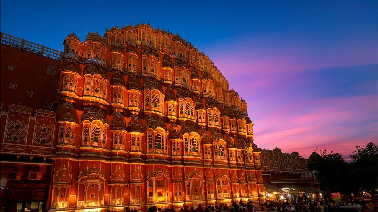 Experience Jaipur with Evening Tour by Car Including Dinner