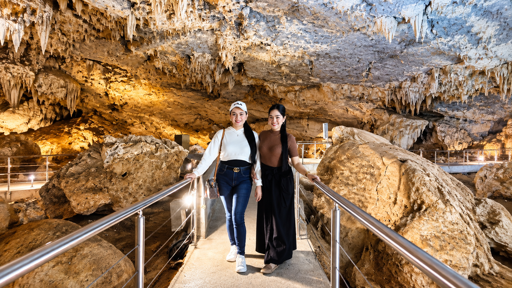 Muscat: Private Al Hoota Cave & Mountain Village Tour 3