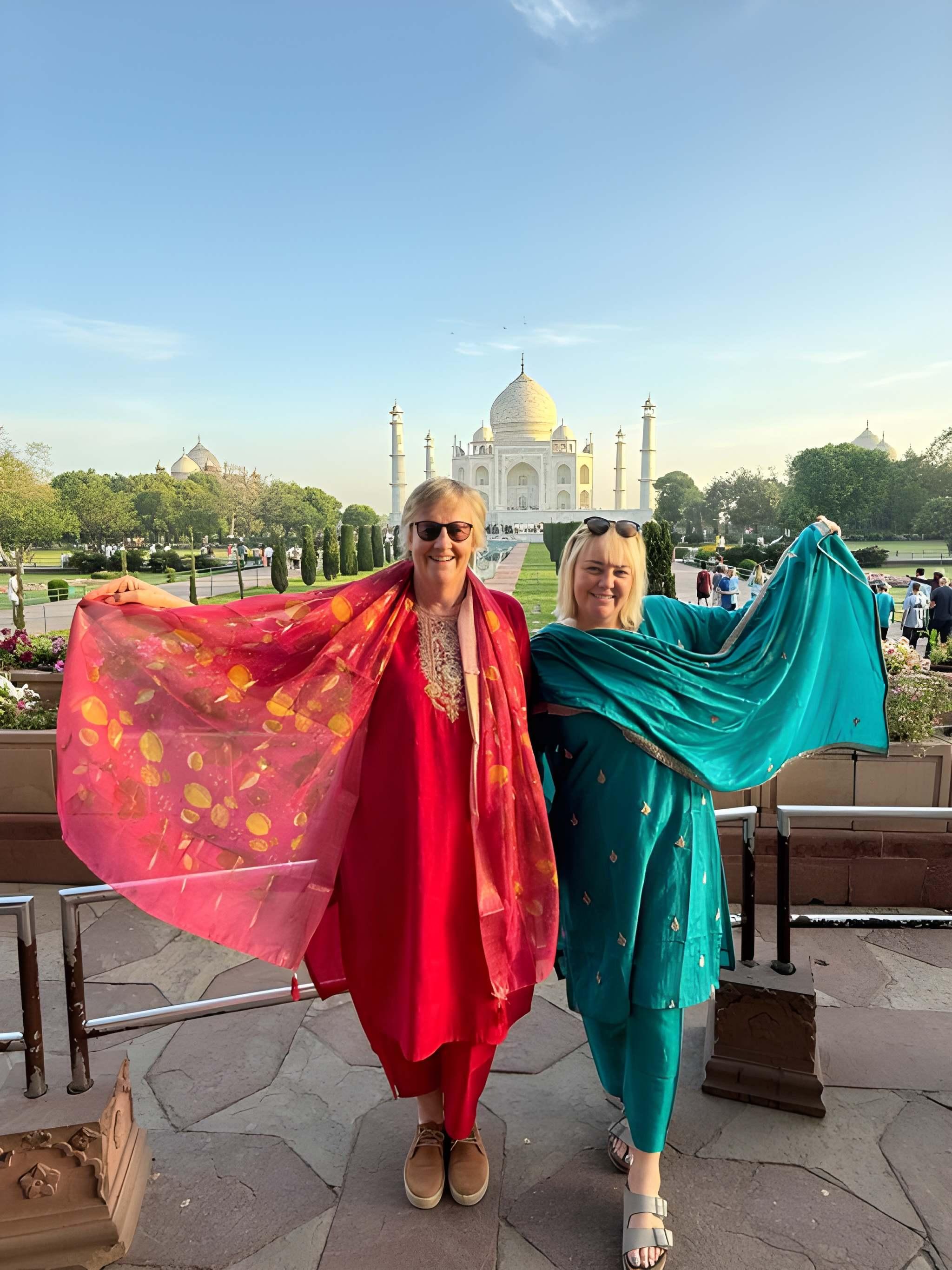 Sunrise Taj Mahal Tour From Delhi
