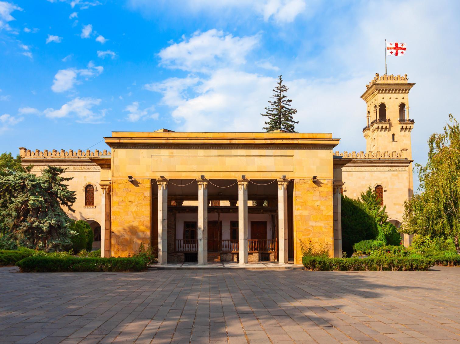 From Tbilisi: Shindis Heroes & Uplistsikhe Private Day Trip 3