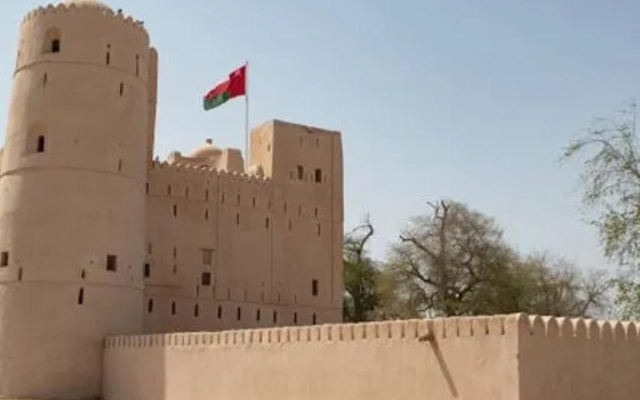 Half-Day Cultural Tour: Barka Markets & Al Naman Castle 2