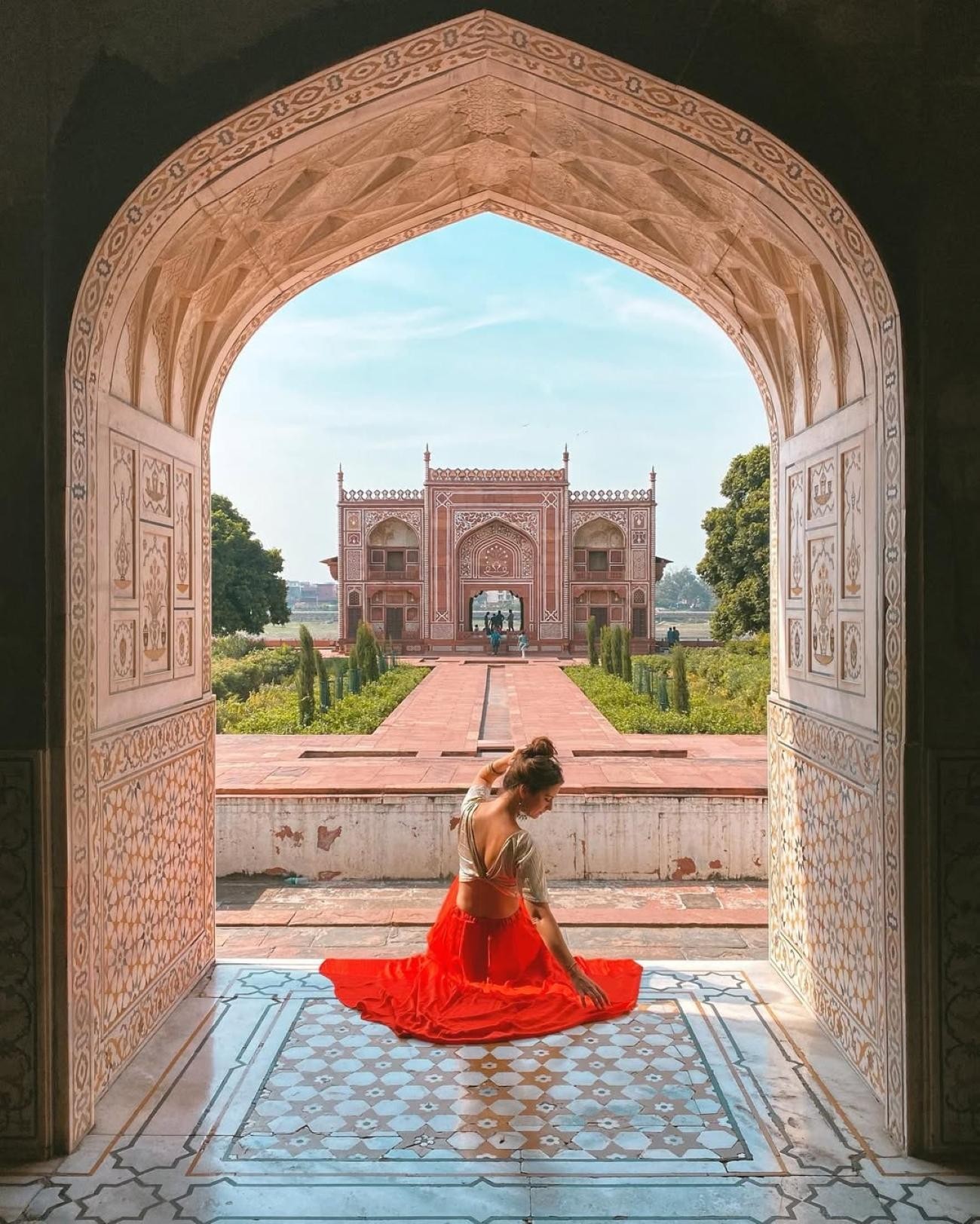 Delhi to Agra: Overnight Car Tour Including the Taj Mahal 2