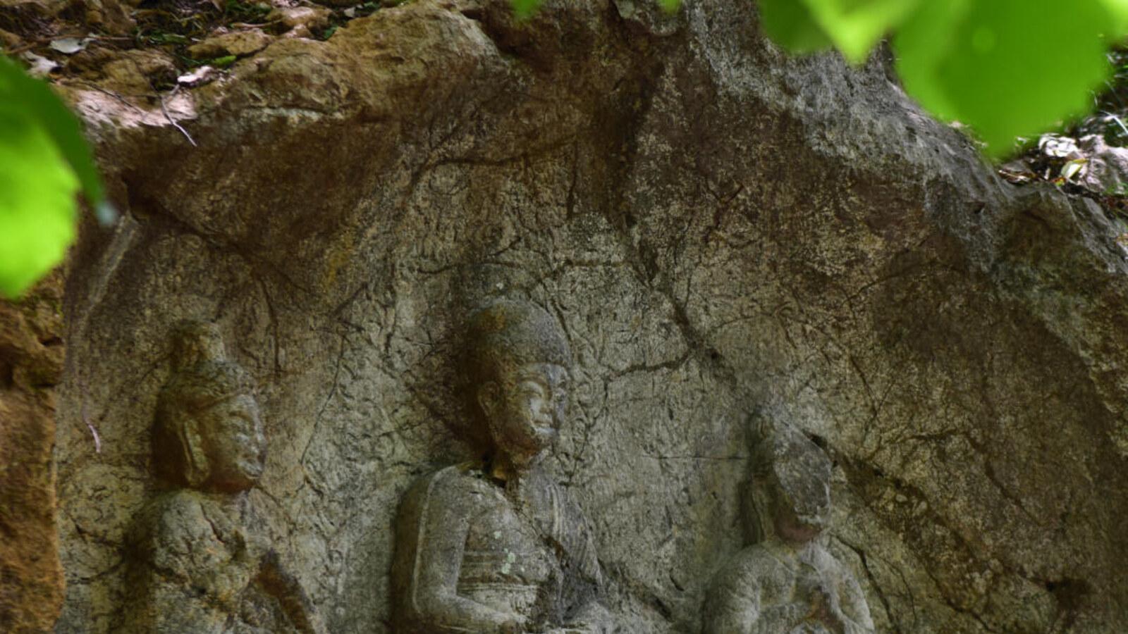 Hangzhou: West Lake Hills Wuyue Buddhist Carvings Day Trip 2