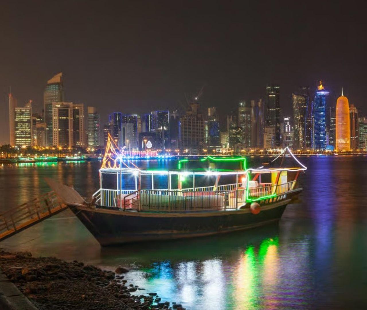 Doha: Harbor Dhow Cruise with Dinner,Refreshments & Transfer