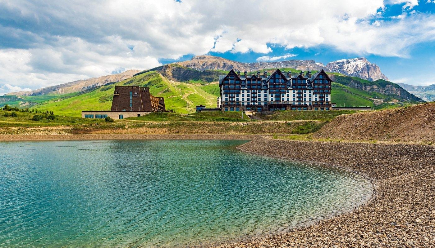 Baku to Shahdag Resort: Day Tour with Scenic Mountain Stops