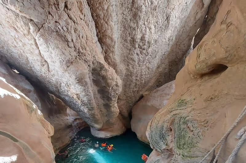Muscat: 3-Day VIP Wildlife Boat Tour and Wadi Shab Hike 3
