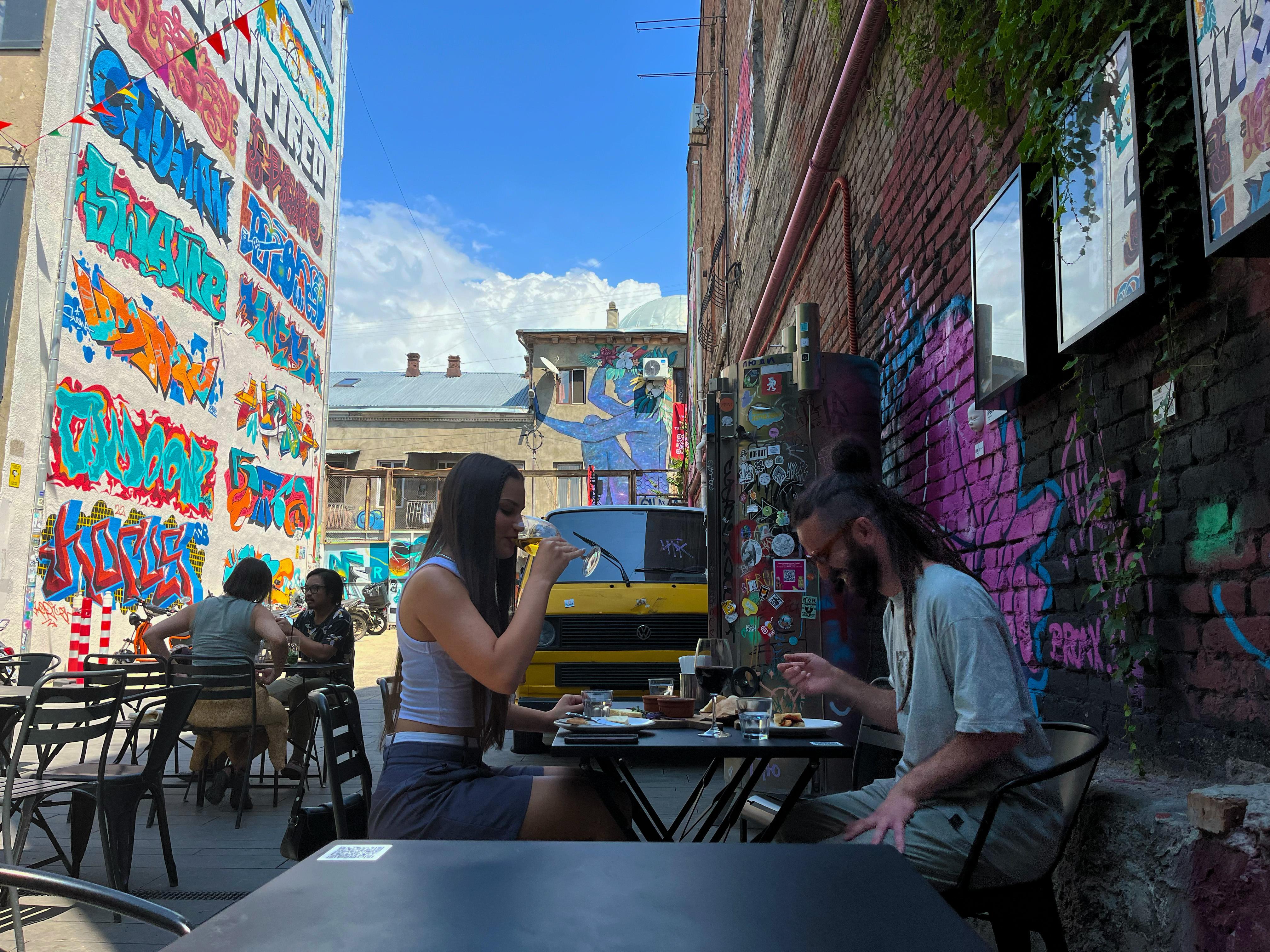 Tbilisi: Street Food and Street Art Walking Tour