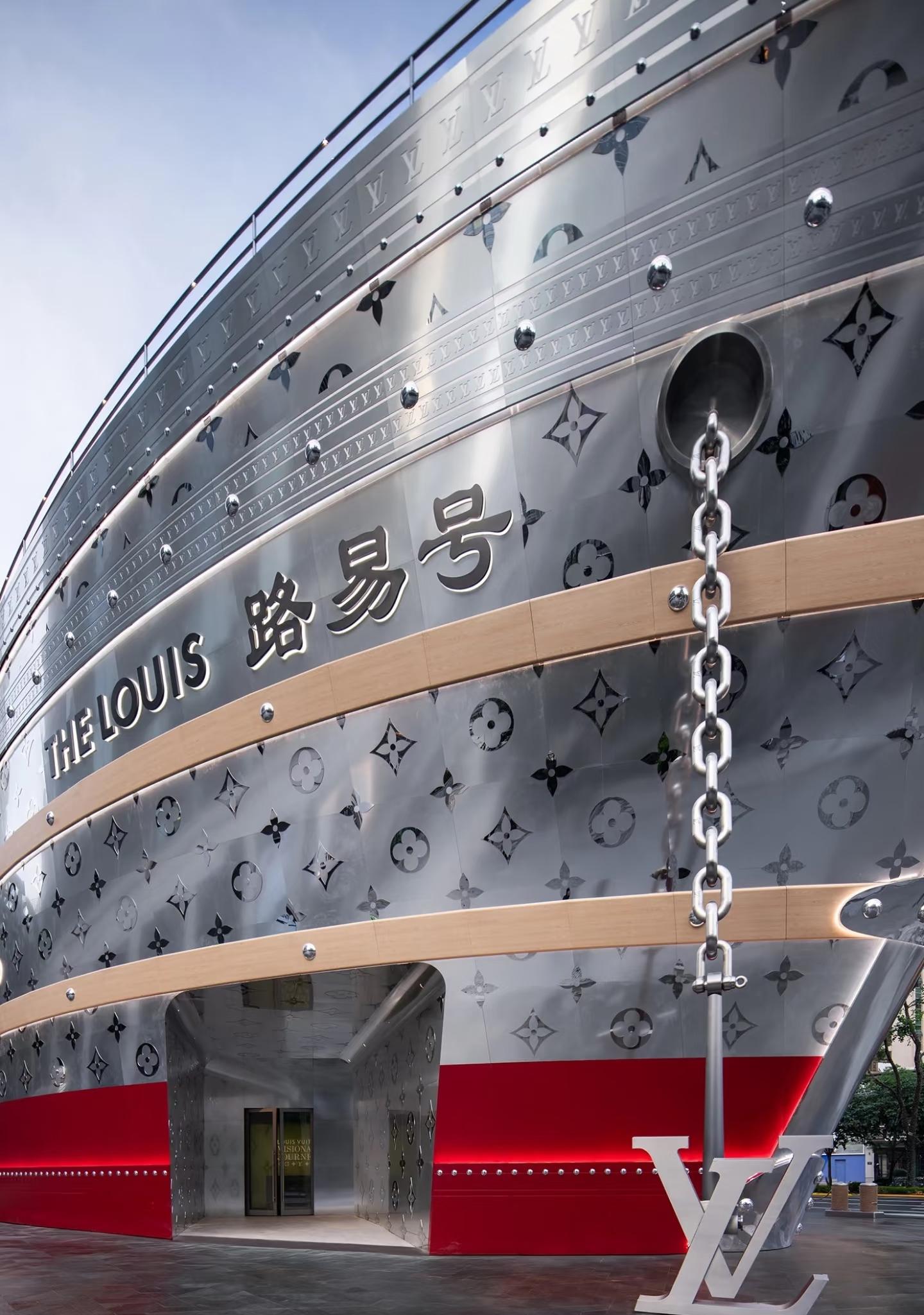 Shanghai: Madame Tussauds & Alleys Guided Tour w/ Transfer 2