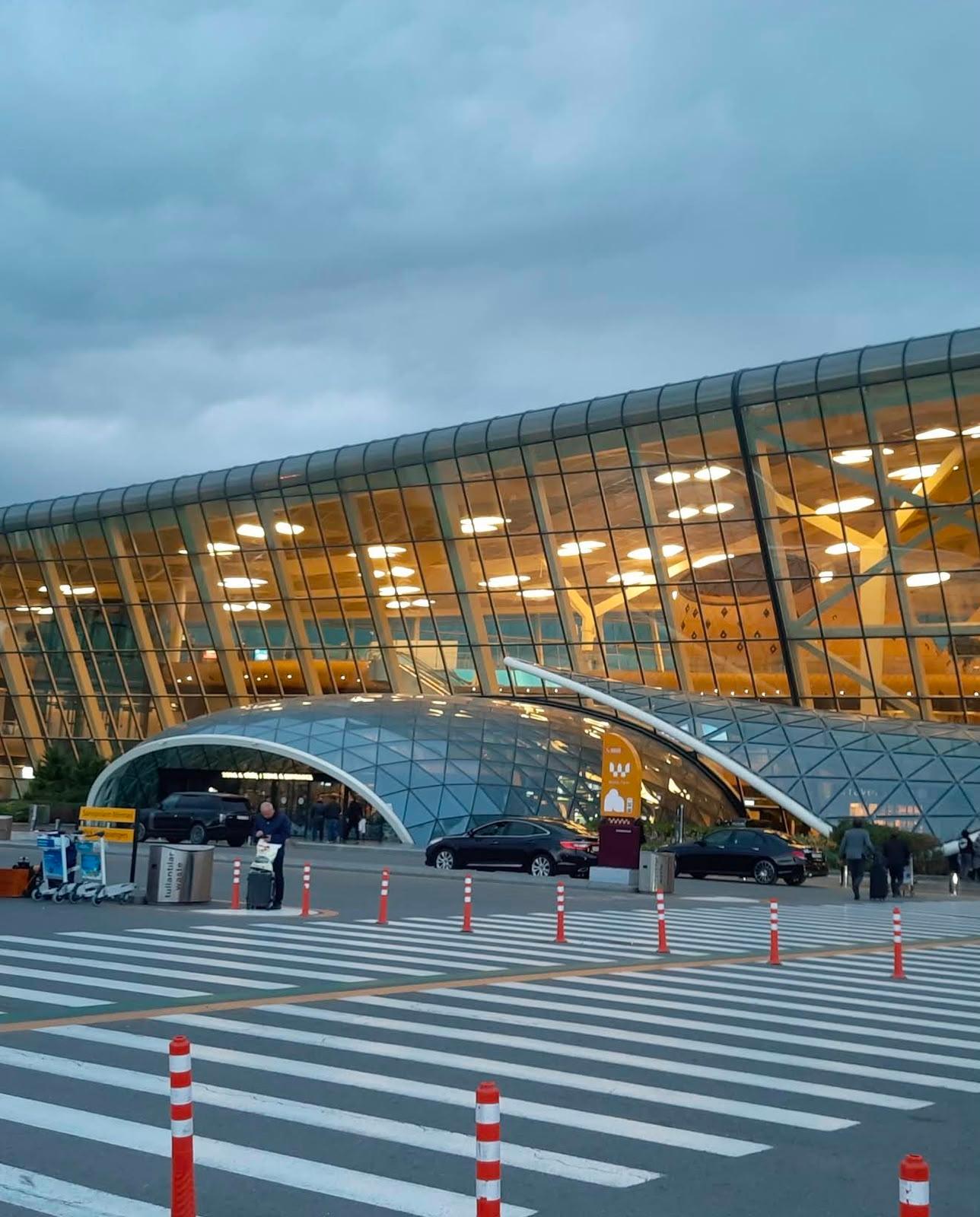 Baku: Guided Orientation on Private Airport-to-City Transfer 3