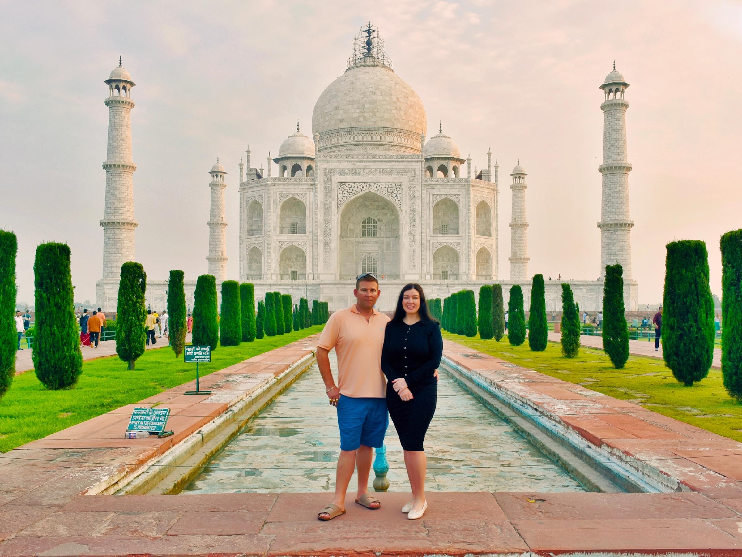 From Delhi: Taj Mahal, Agra Fort & Fatehpur Sikri in One Day