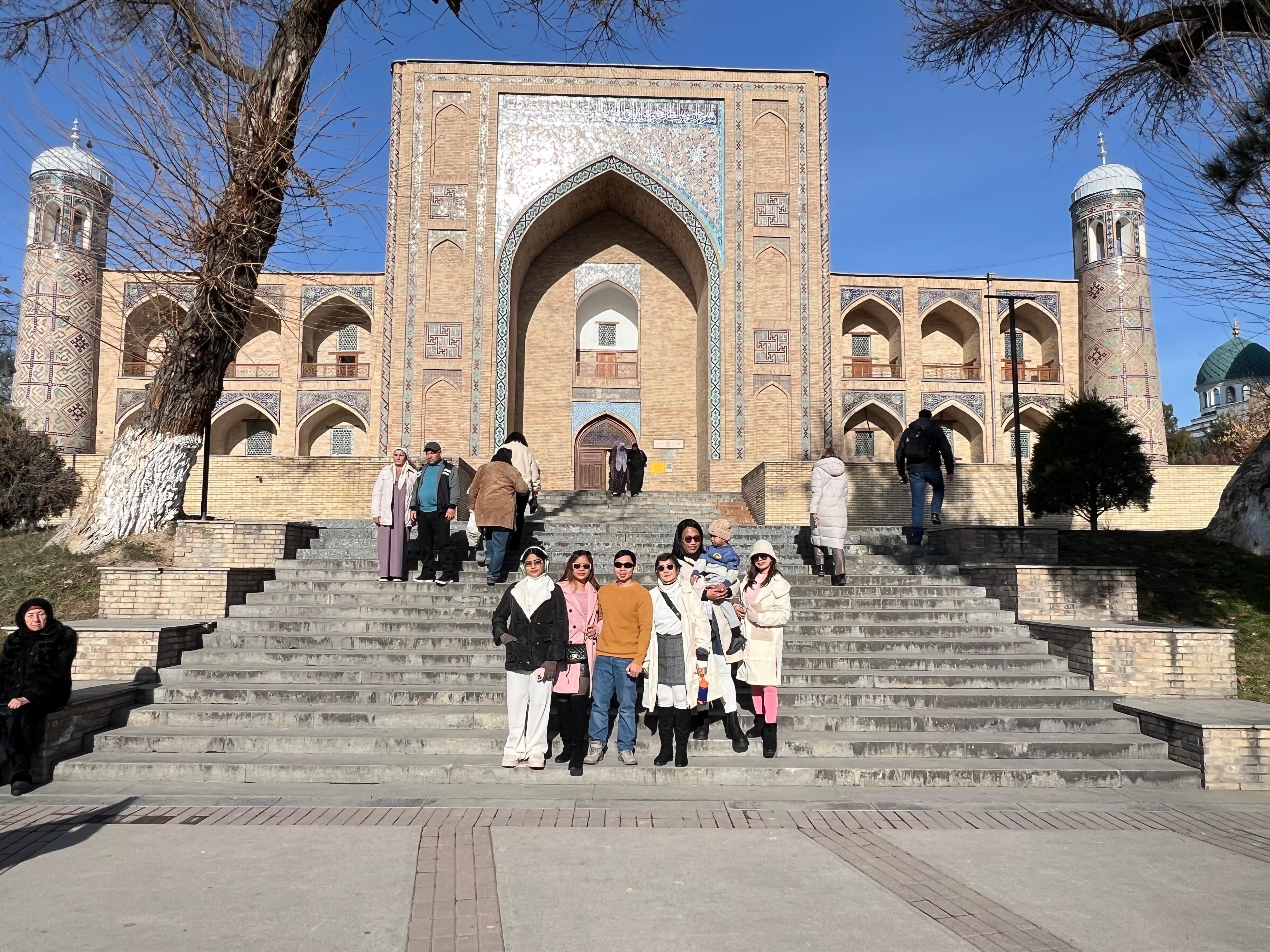 Tashkent: Private Old Town, Chorsu Bazaar & Plov Tour