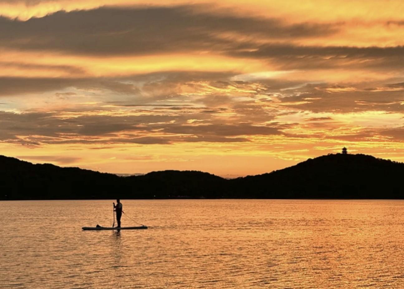 Wuxi: Huishan Old Town & Lake Li Sunset Day Trip 2