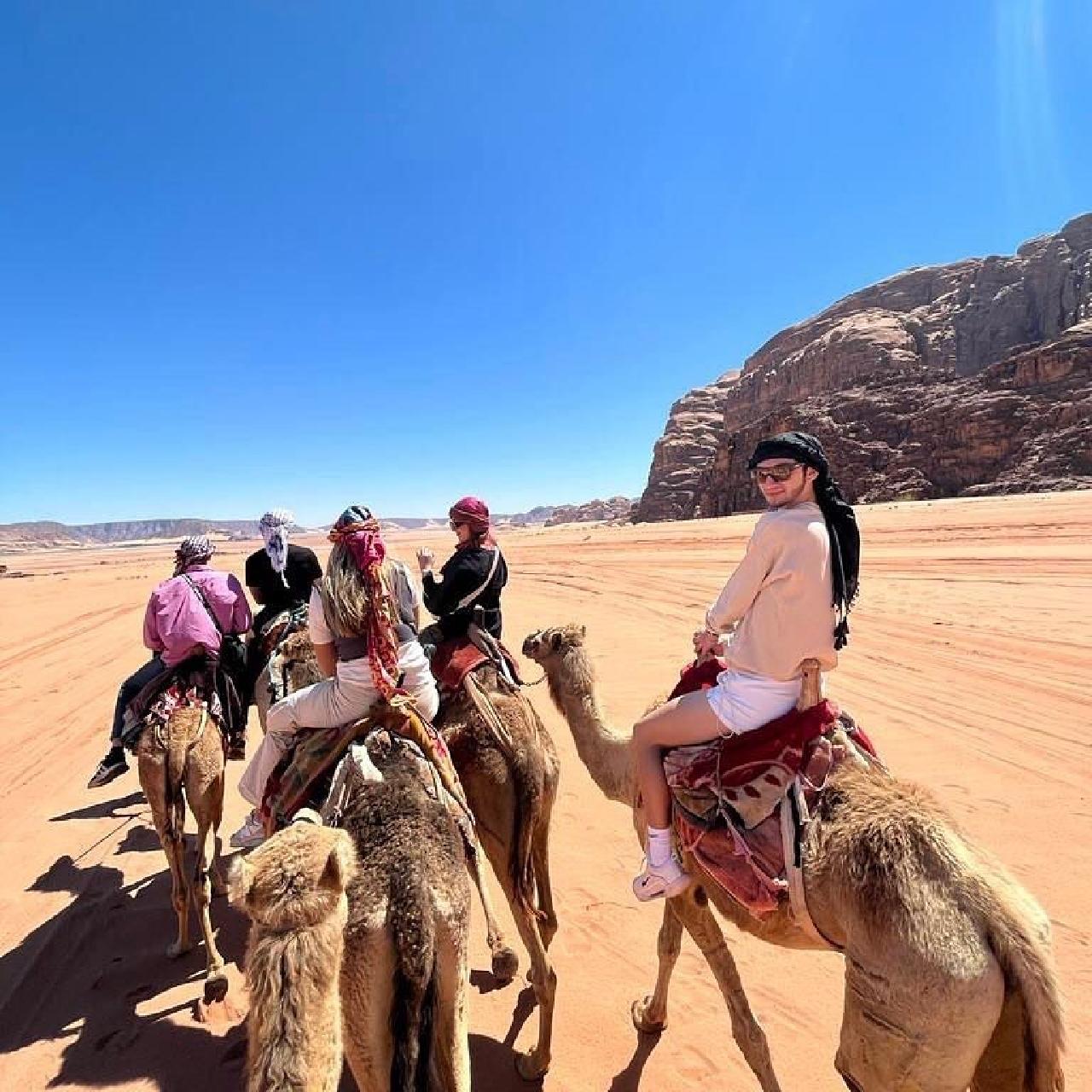 Wadirum:Half-Day Camel Tour with Jeep 4x4 3