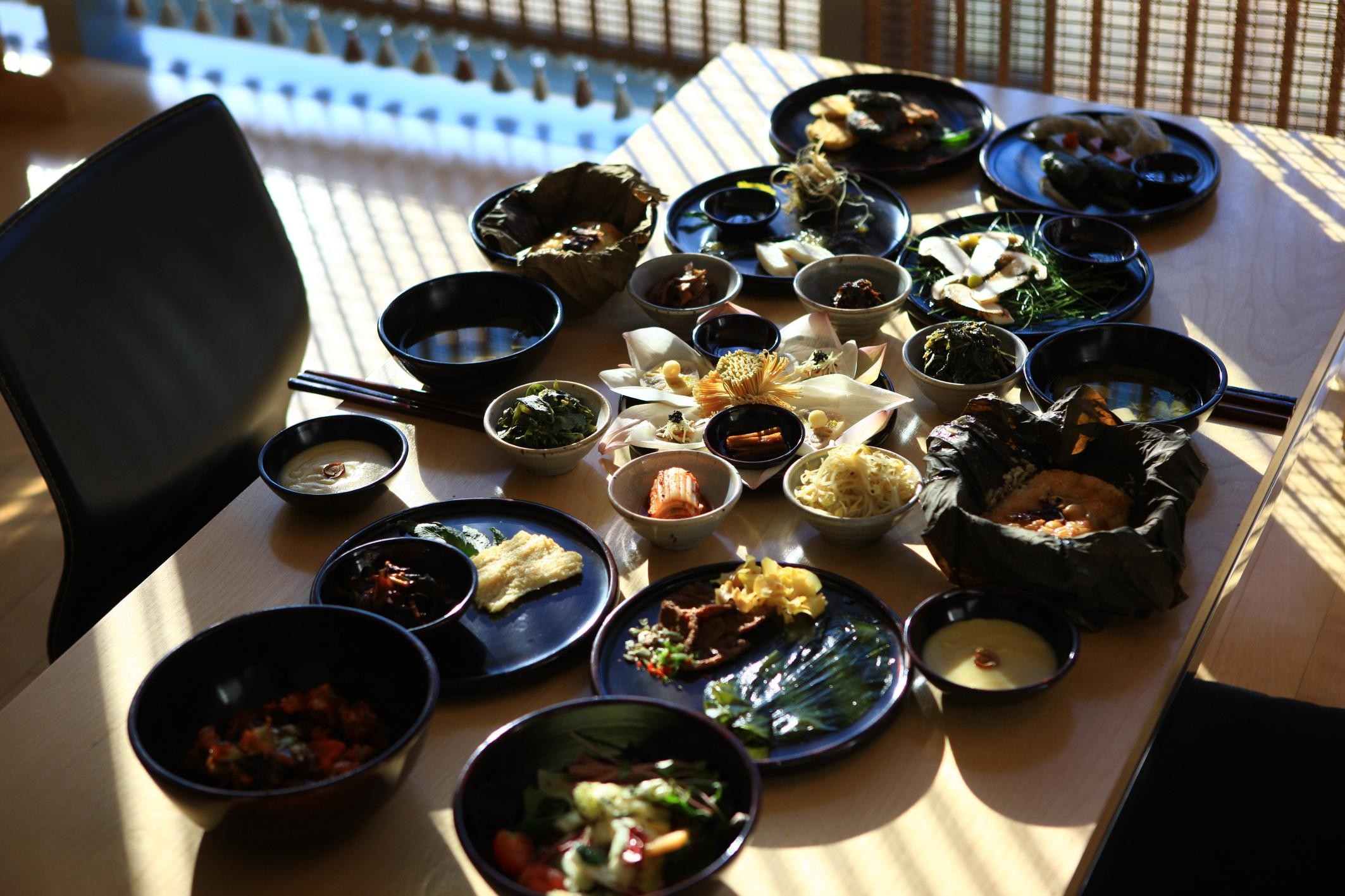 Seoul: Michelin Bib Gourmand Dining & Tea Experience 3