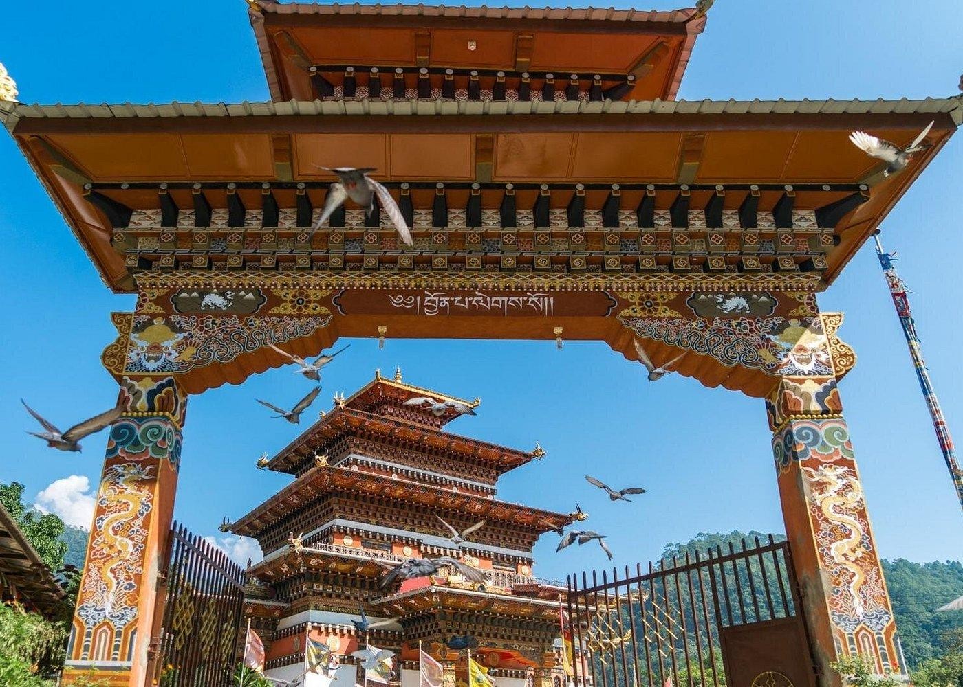 Enchanting Bhutan tour with Guide 1 week Tour from Thimphu