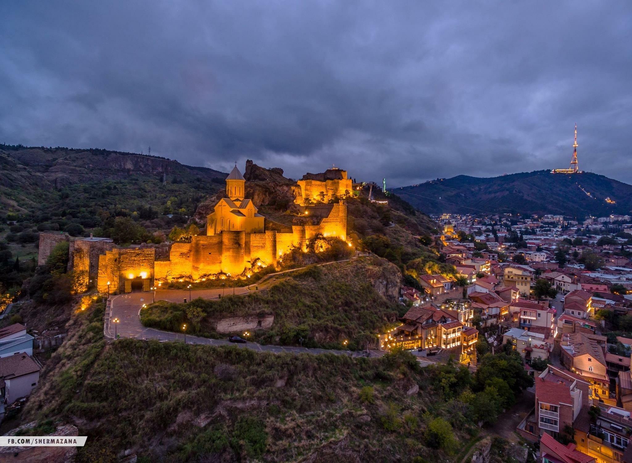 Tbilisi Hidden Courtyards & Wine Tasting Tour with Cable Car 3