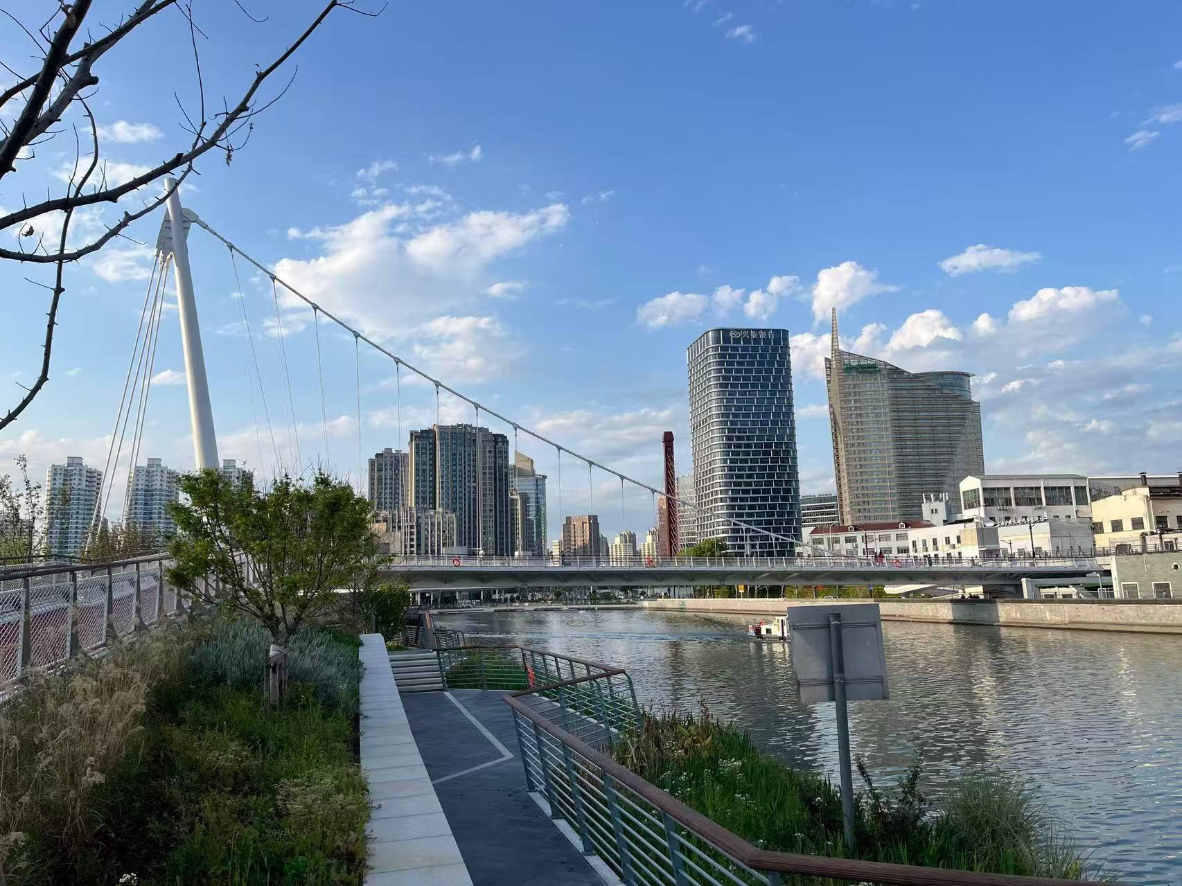 Shanghai: Private City Tour with a German-Speaking Local 2