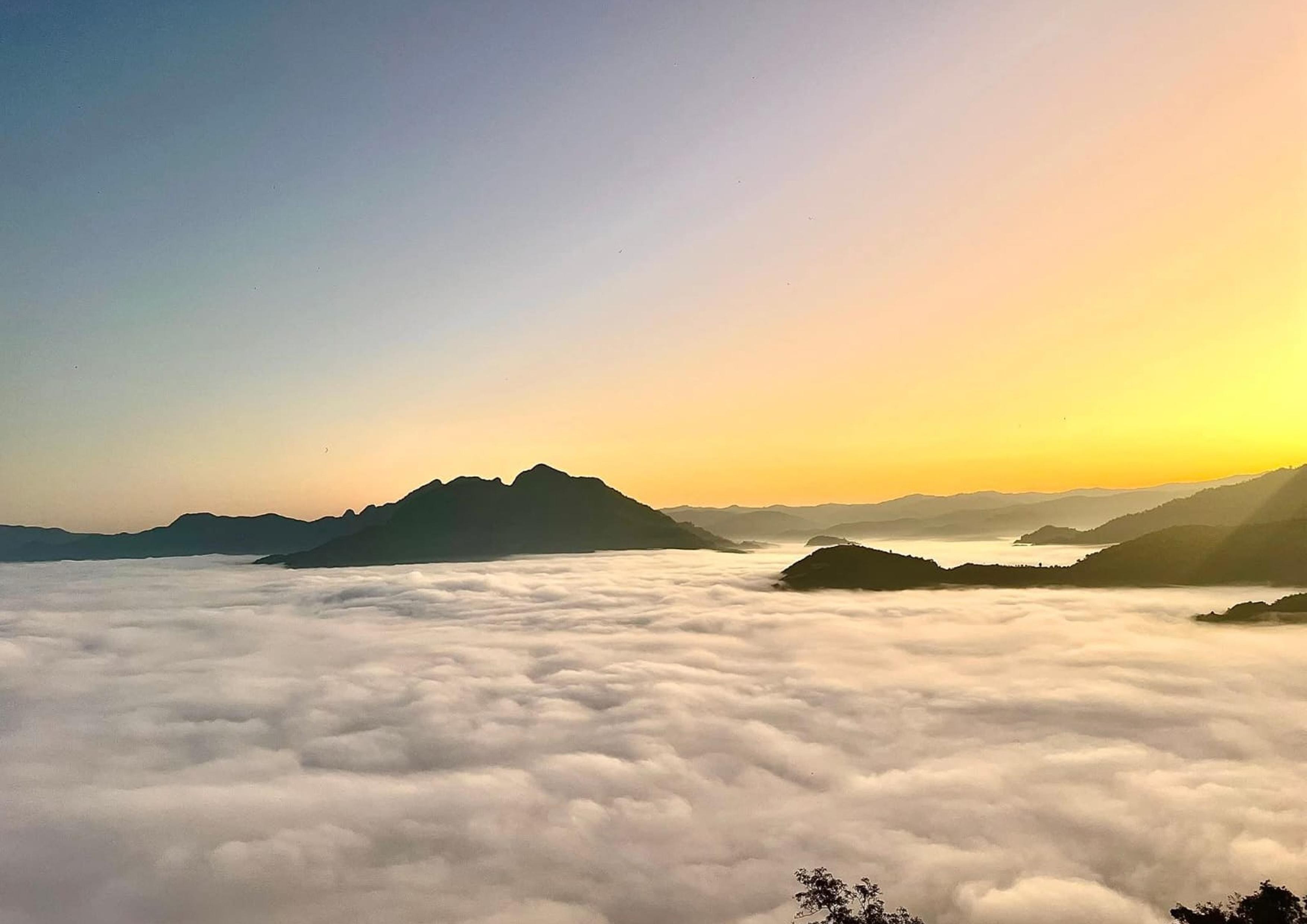 Nong khiaw: Trekking To Camping Above The Clouds 3