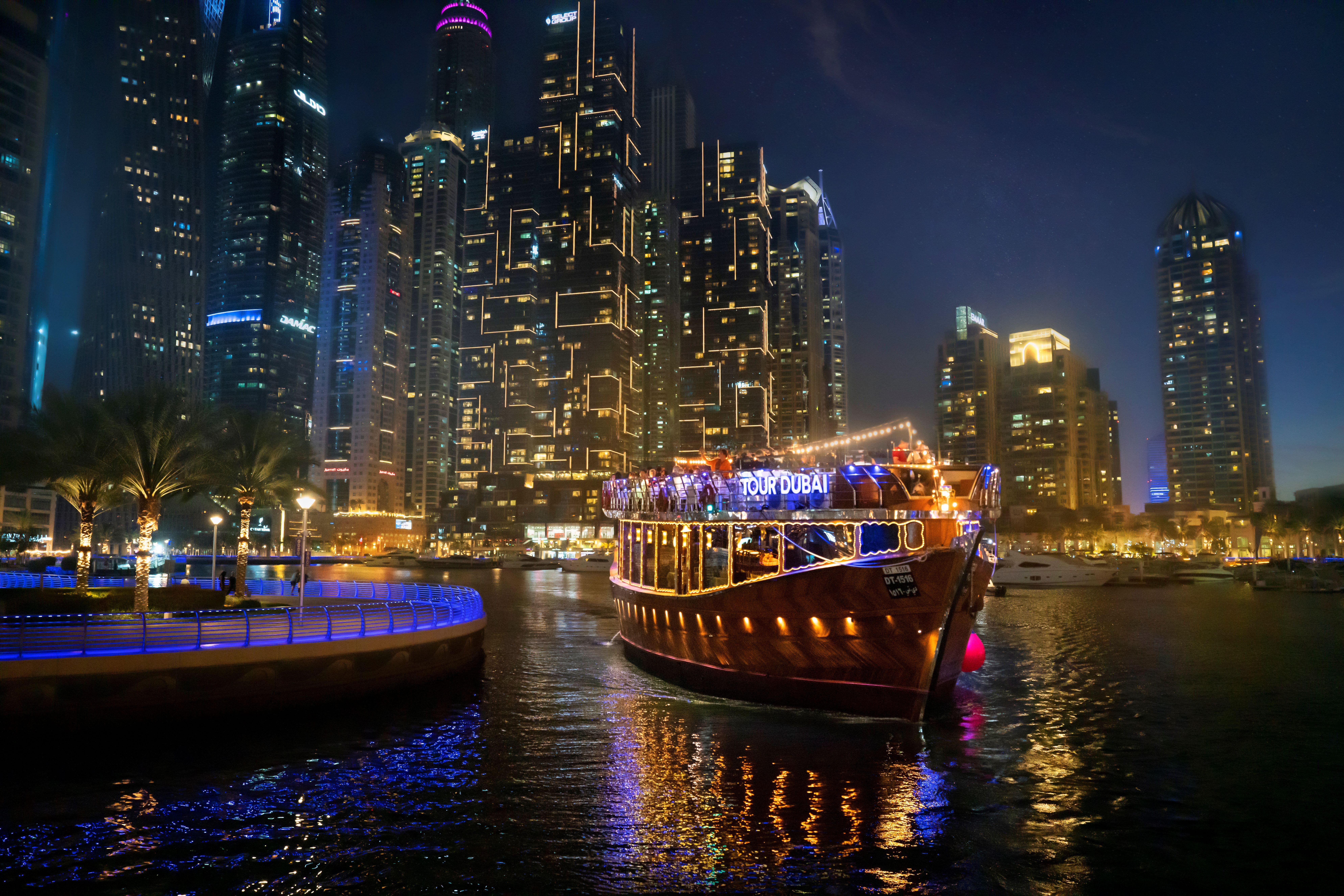 Dubai: Marina Luxury Dhow Cruise with 5-Star Indian Dinner