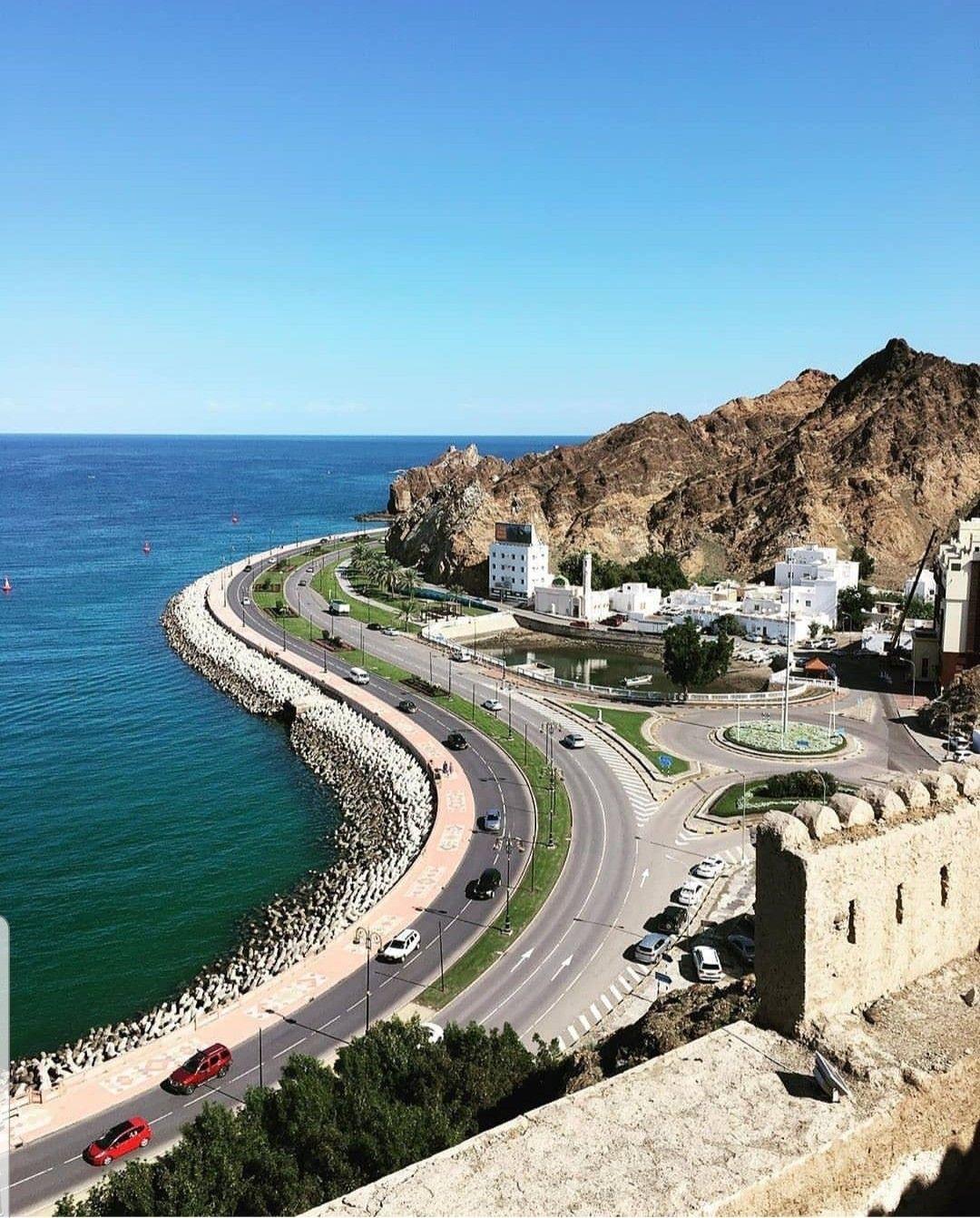 Muscat: BBQ Dinner Boat Trip