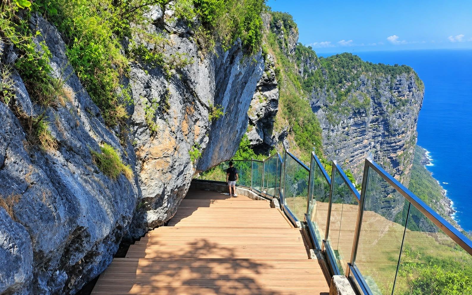 Salalah: Shaat Cliffs & Fazayah Beach Nature Half Day Tour 3