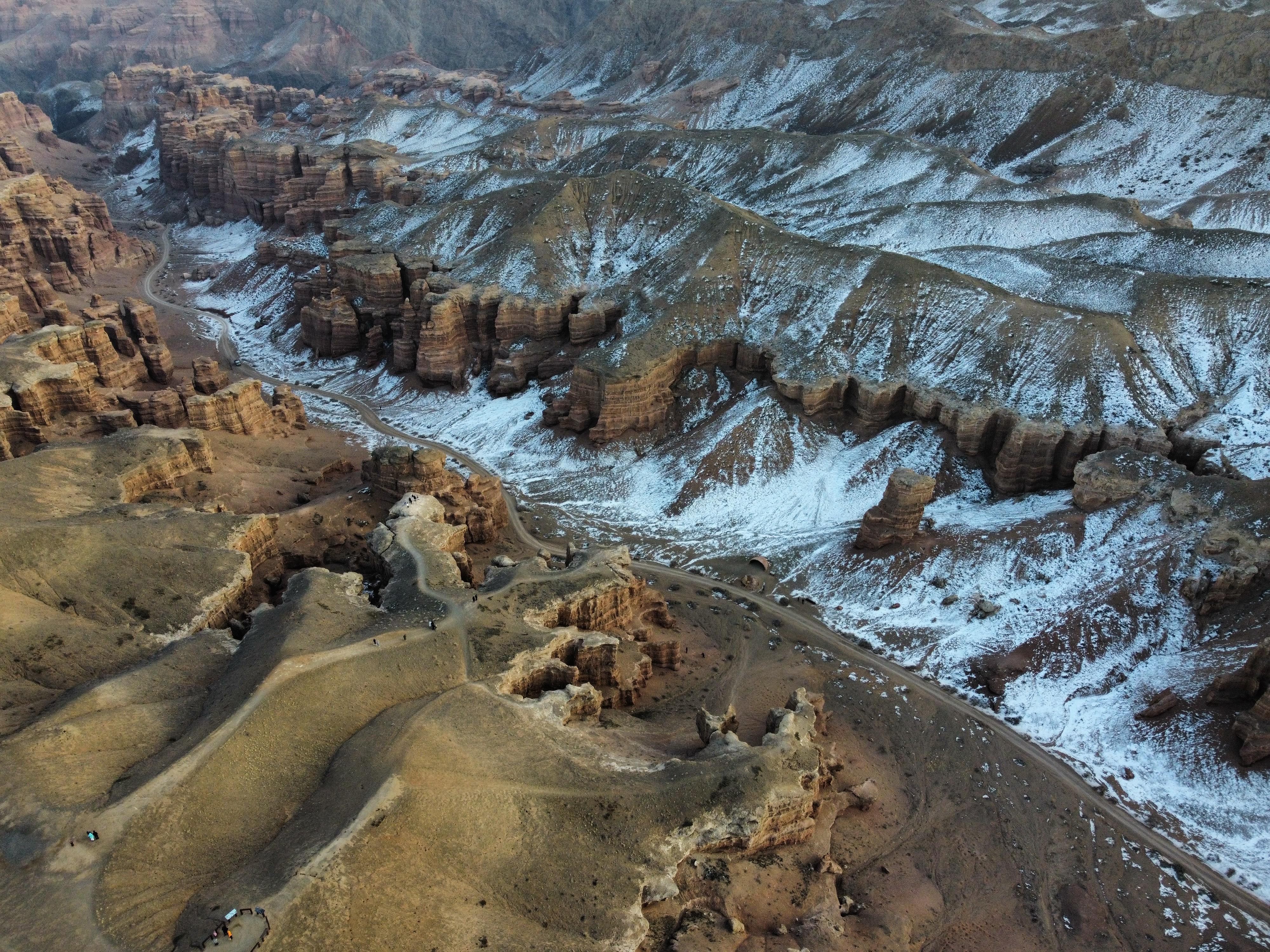 Charyn Canyon Adventure — Off-Trail Hiking Experience
