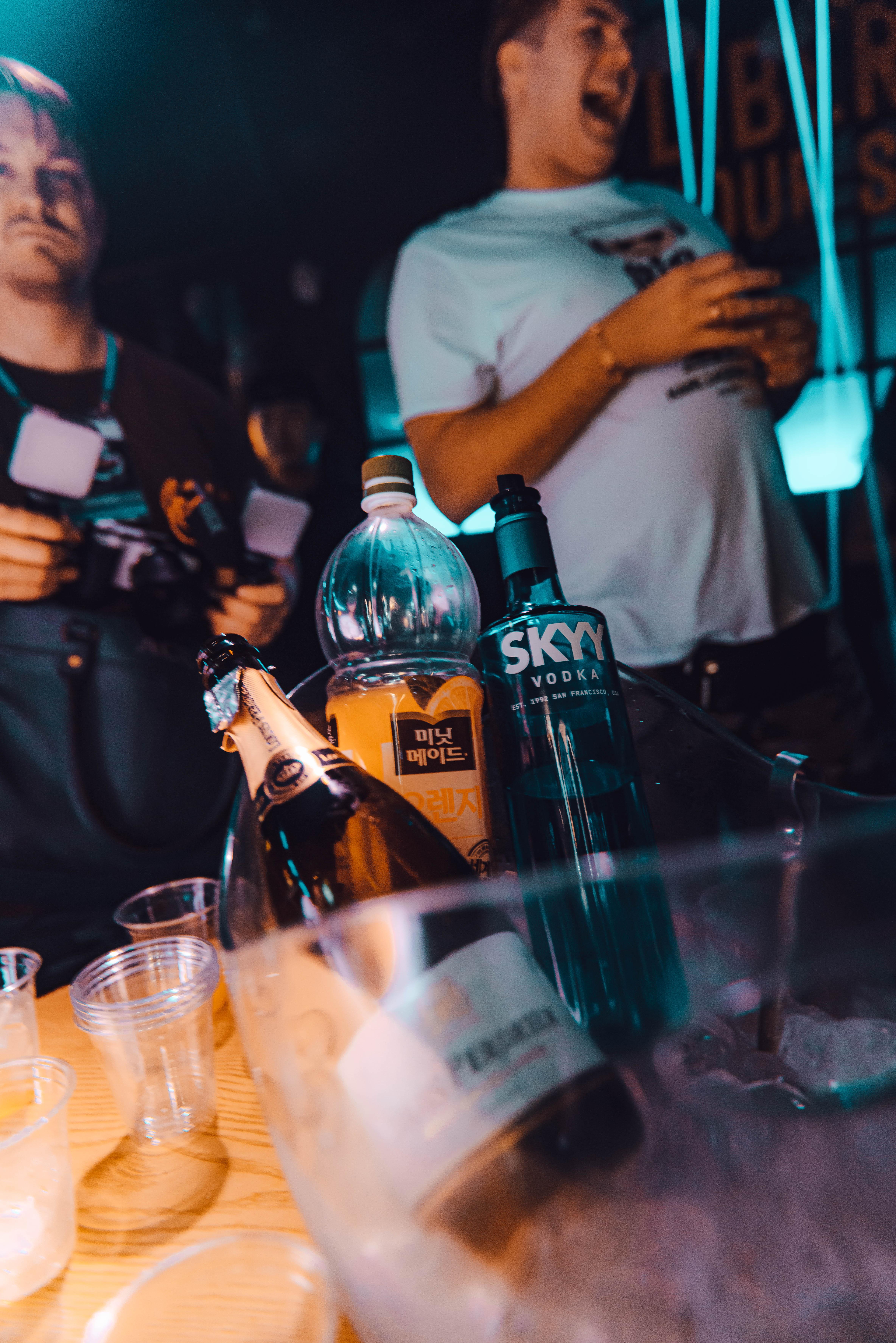 Seoul: Premium Pub Crawl with VIP Bottle Service 3