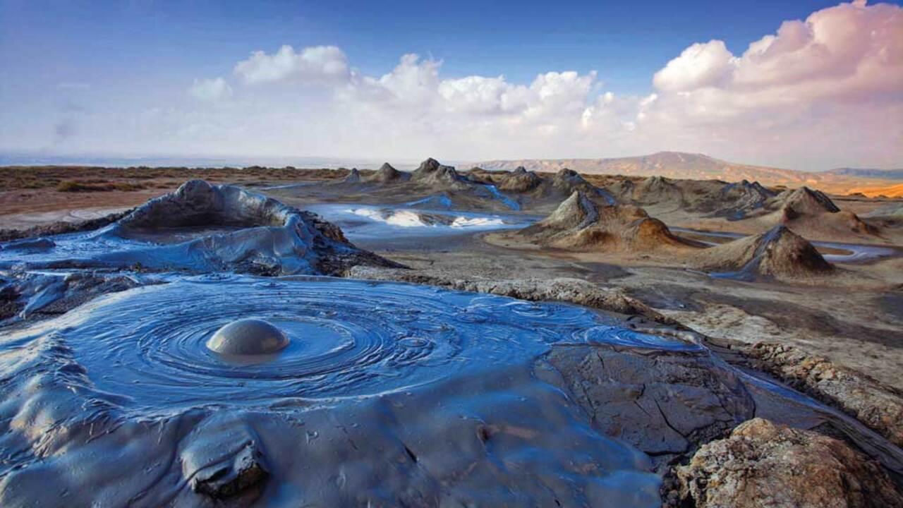Baku: Gobustan, Mud Volcano, Fire Temple & Burning Mountain