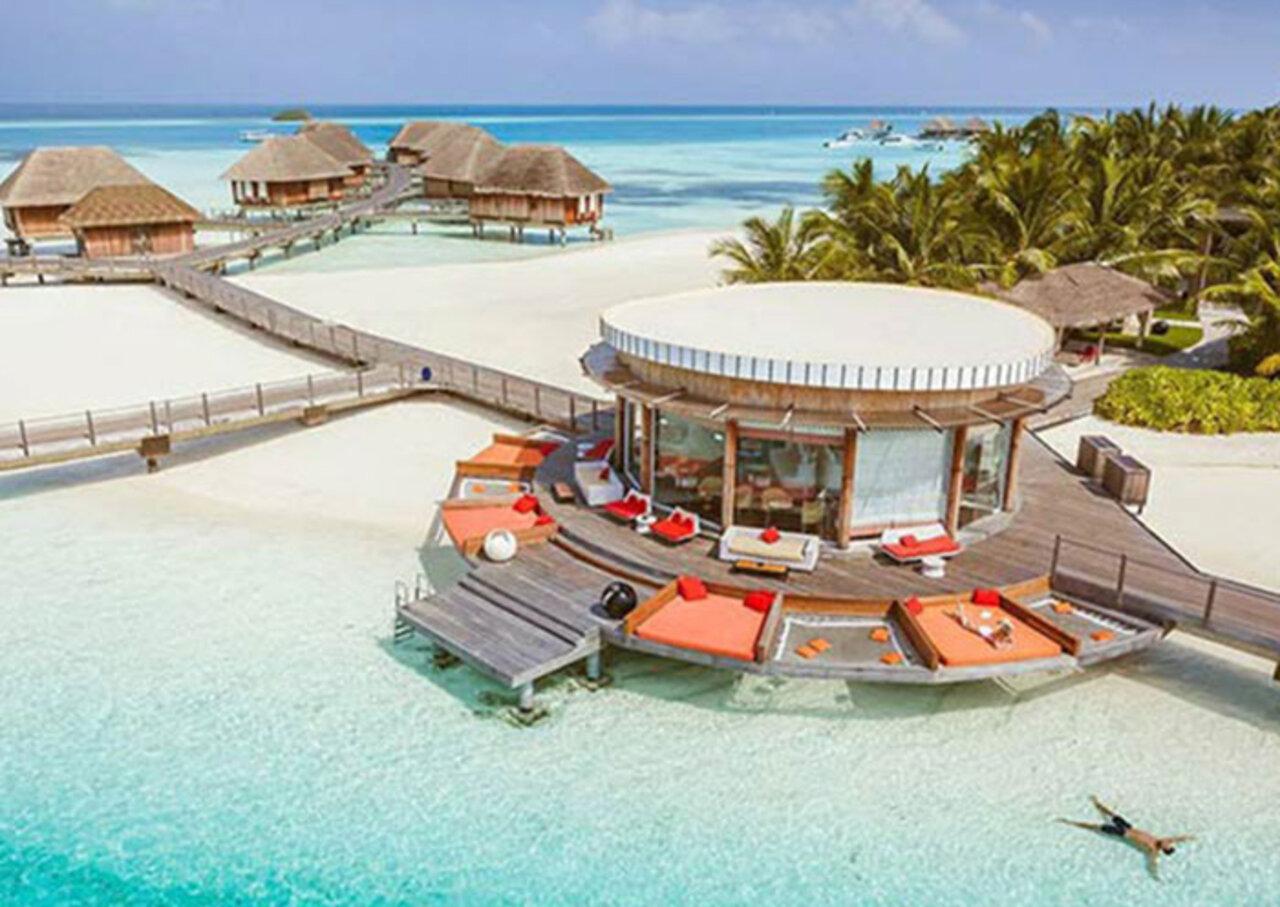 Male: Club Med Kani Resort Day Pass with Lunch & Drinks 2