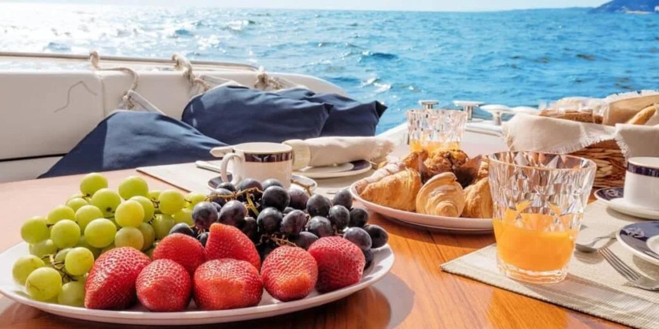 Baku: Shared Yacht Tour with Swimming Stop 2