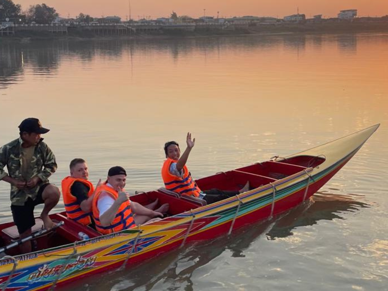 Vientiane: 1-Hour Private Mekong River Speedboat Tour 2