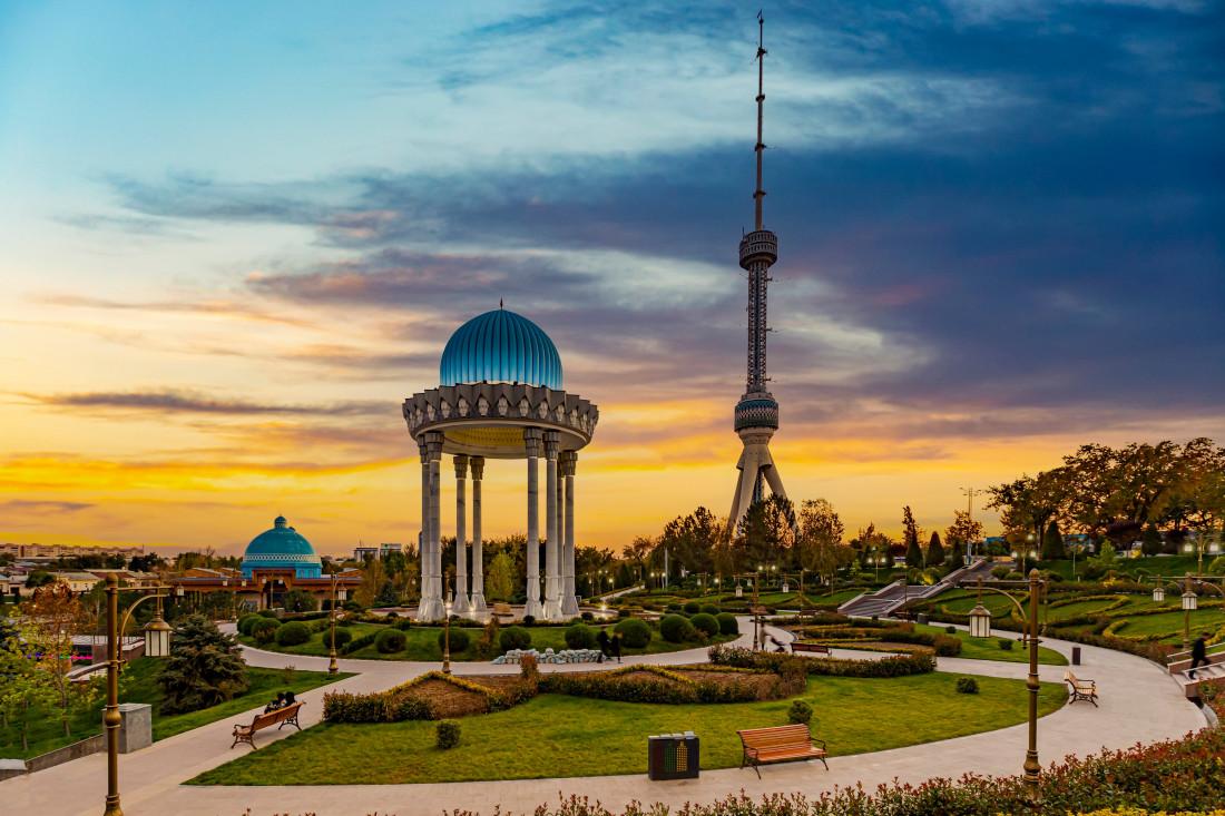 Tashkent: Guided Walking Tour with Human House Visit 2