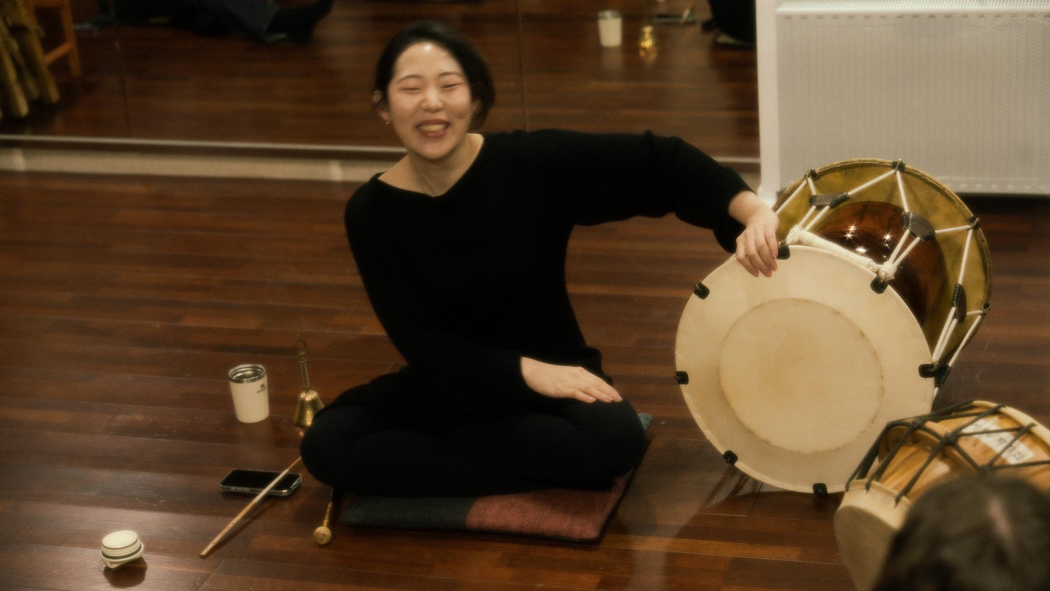 Seoul: Korean Culture Experience Janggu Class with Hanbok 3