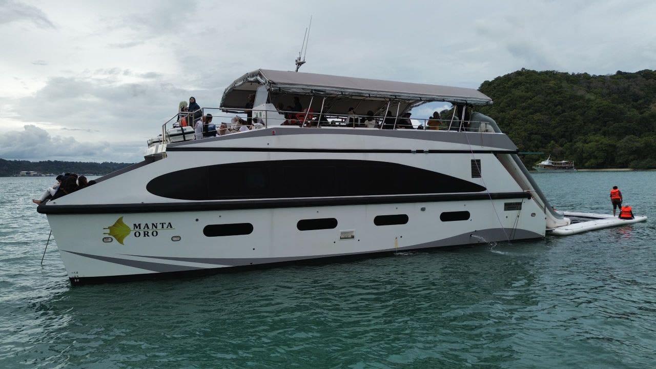 Langkawi: Sunset Dinner Cruise with Buffet and Drinks 3
