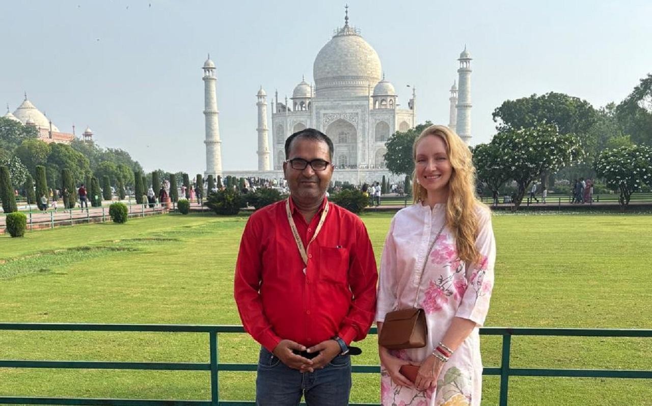 From Delhi: Full-Day Taj Mahal, Fort & Fatehpur Sikri Tour