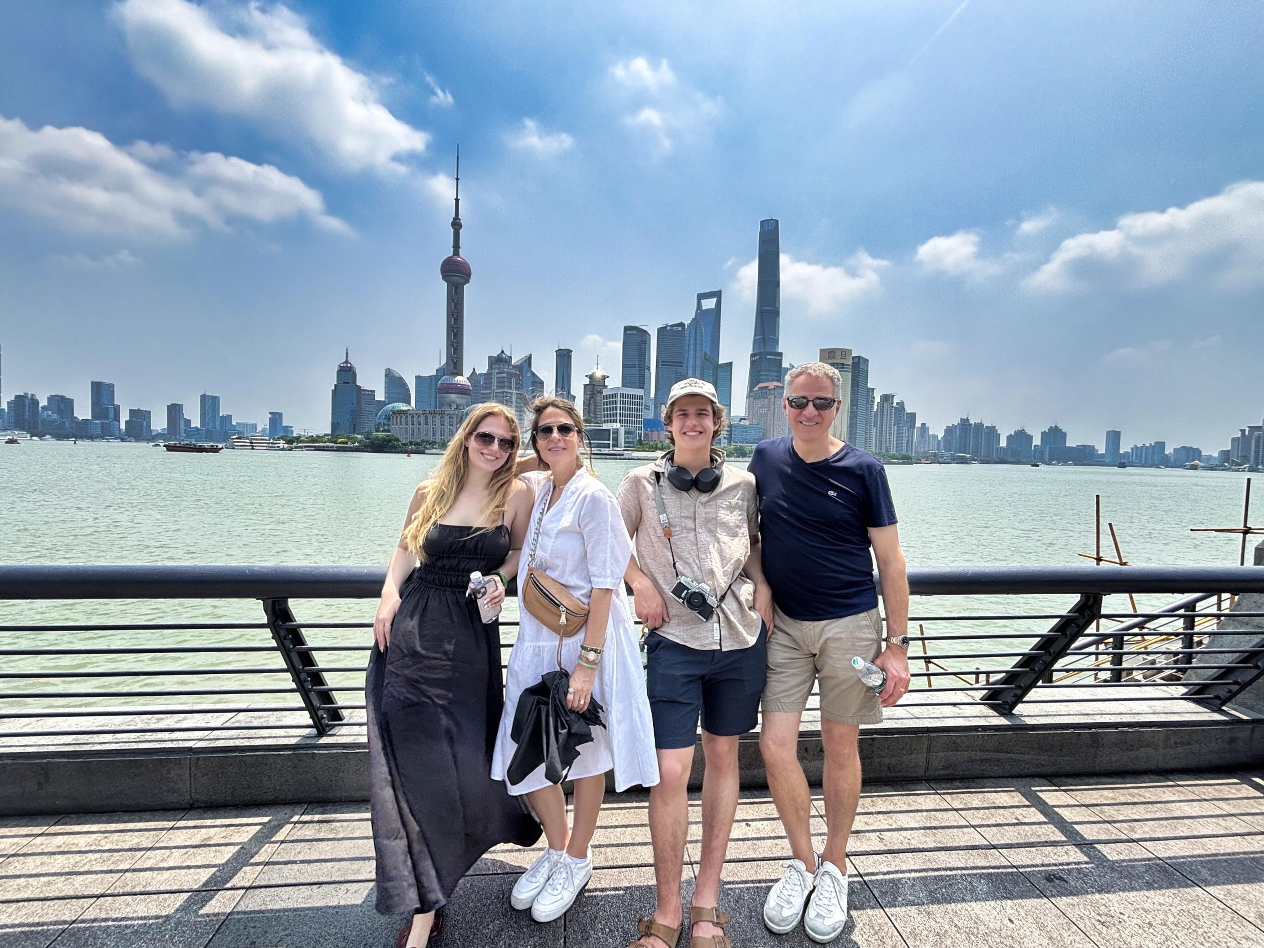 Shanghai Full-day City Landmarks Tour by Public Transport