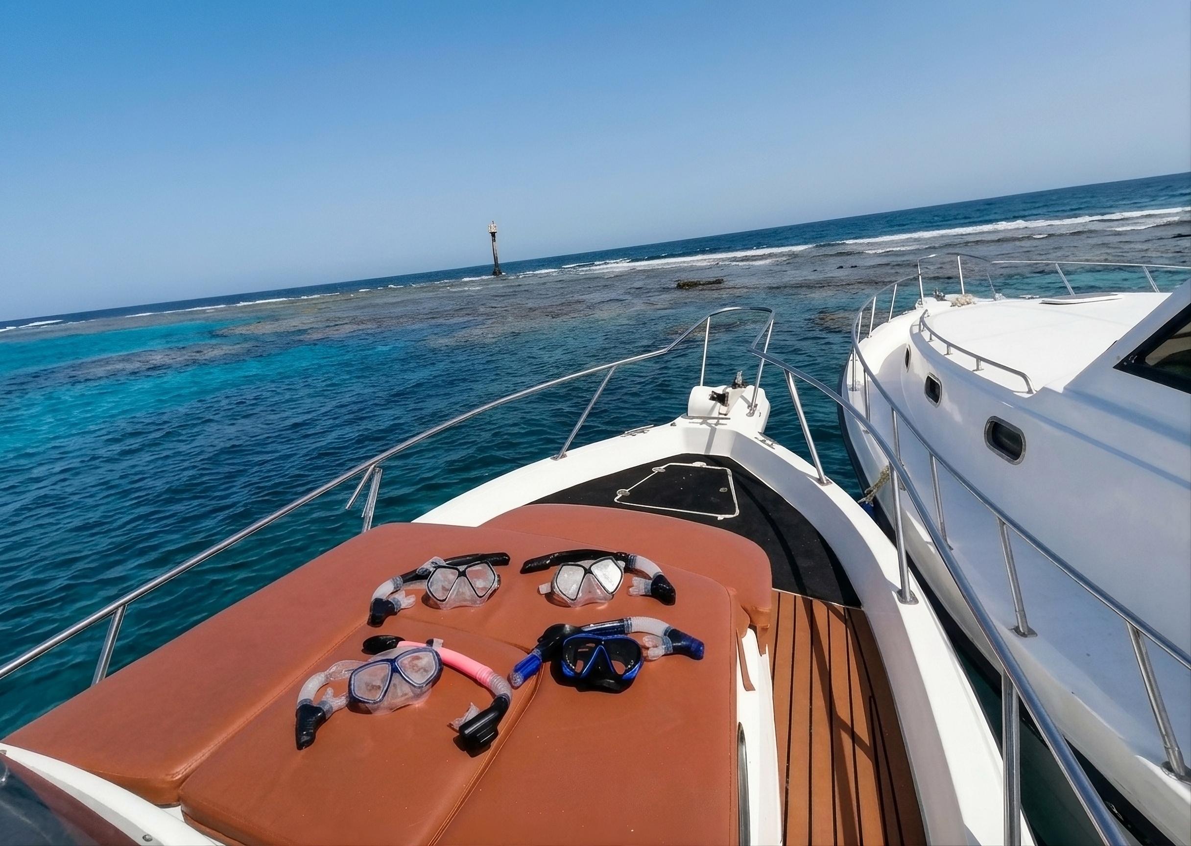Jeddah: A boat trip to Bayadah Island with snorkel