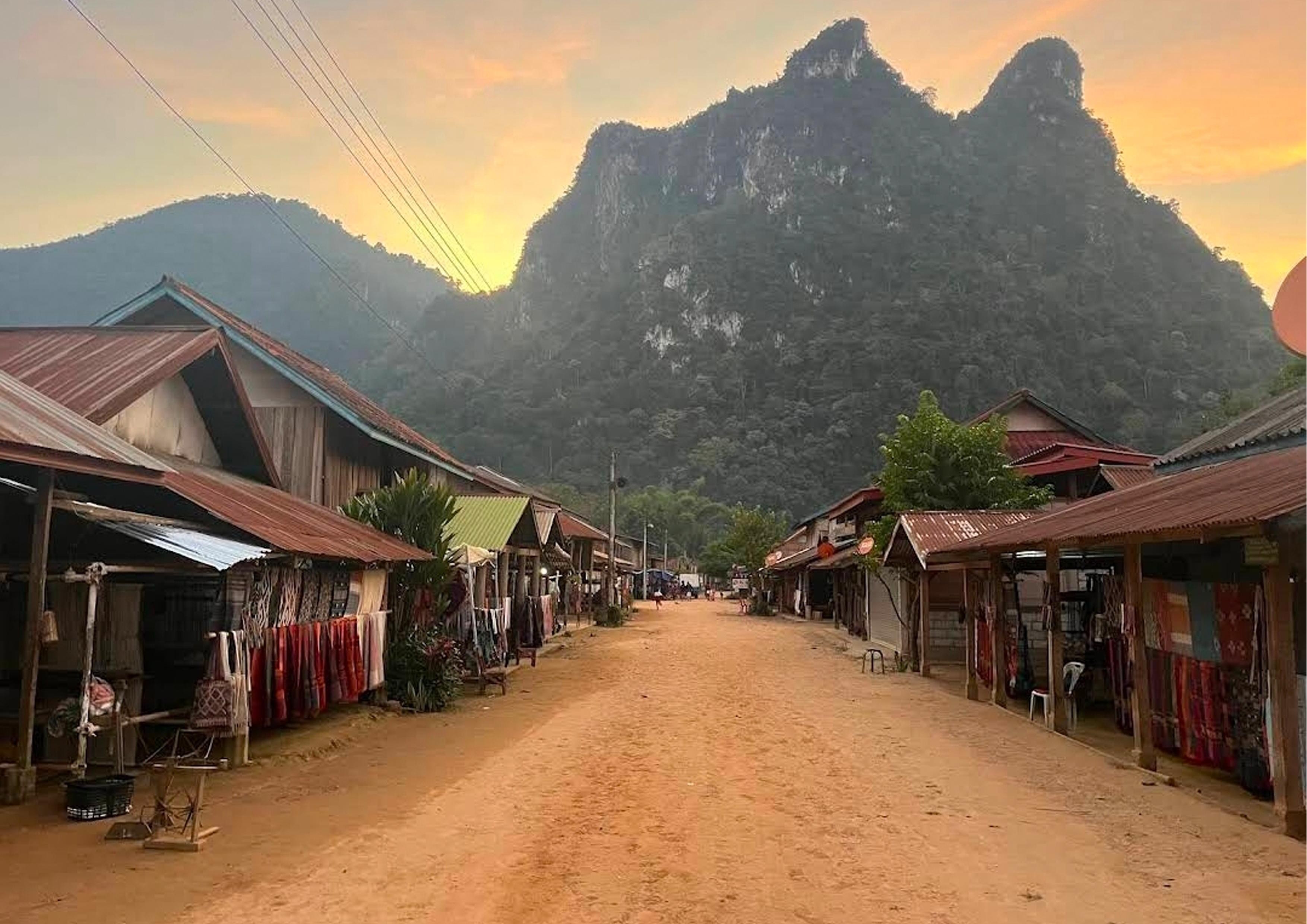 Luang Prabang: Nong Khiaw 3-Day Trekking & camping, Homstay 2