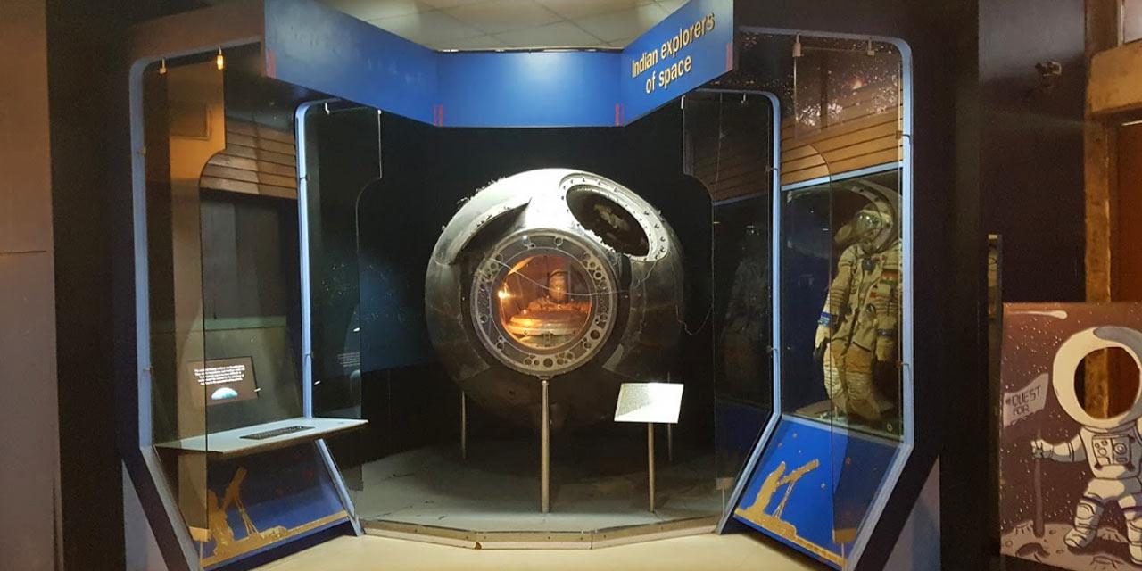 Delhi: Nehru Planetarium with Transfers 3