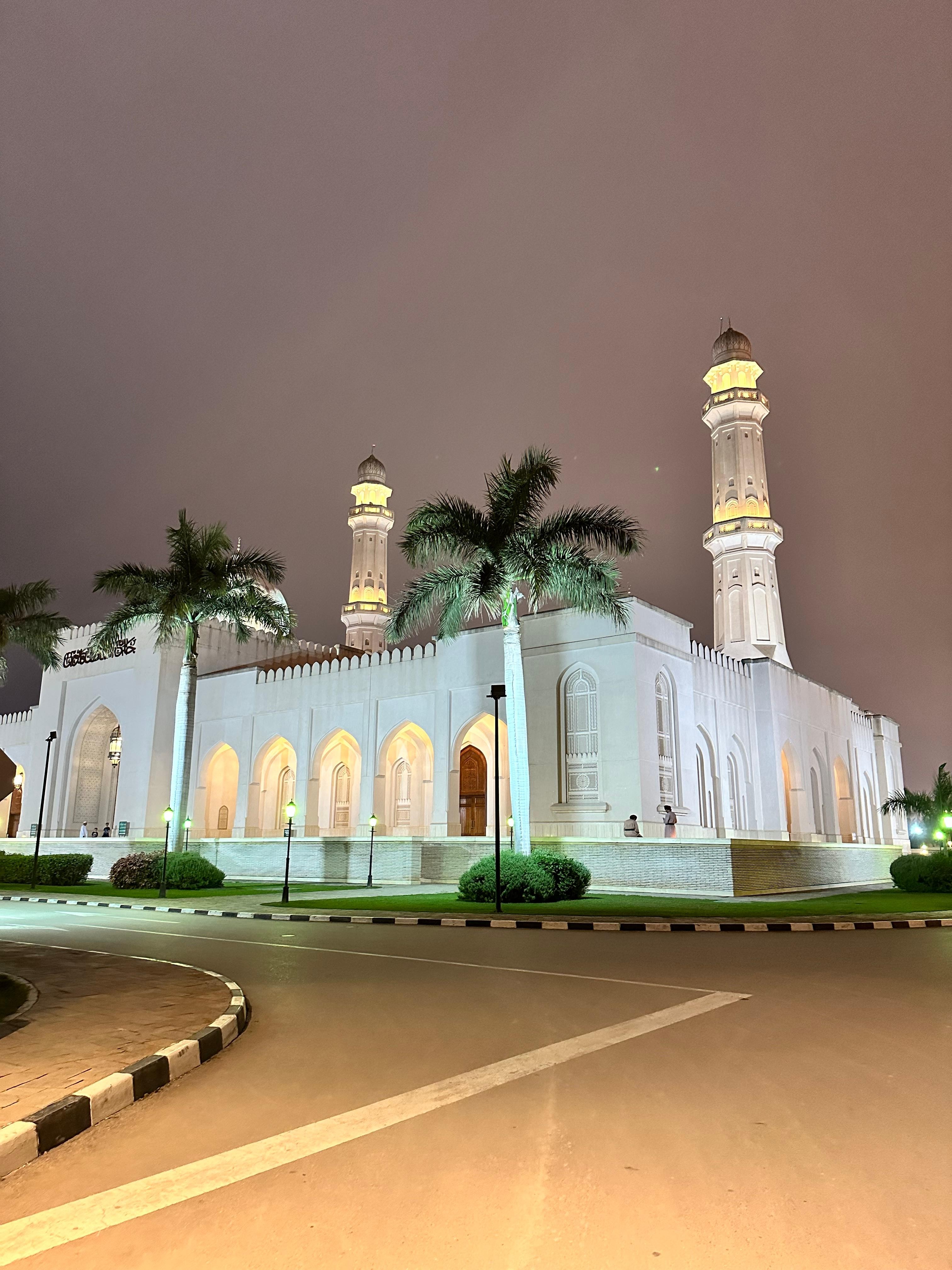 Salalah by Night: City Lights, Souks & Mall Shopping
