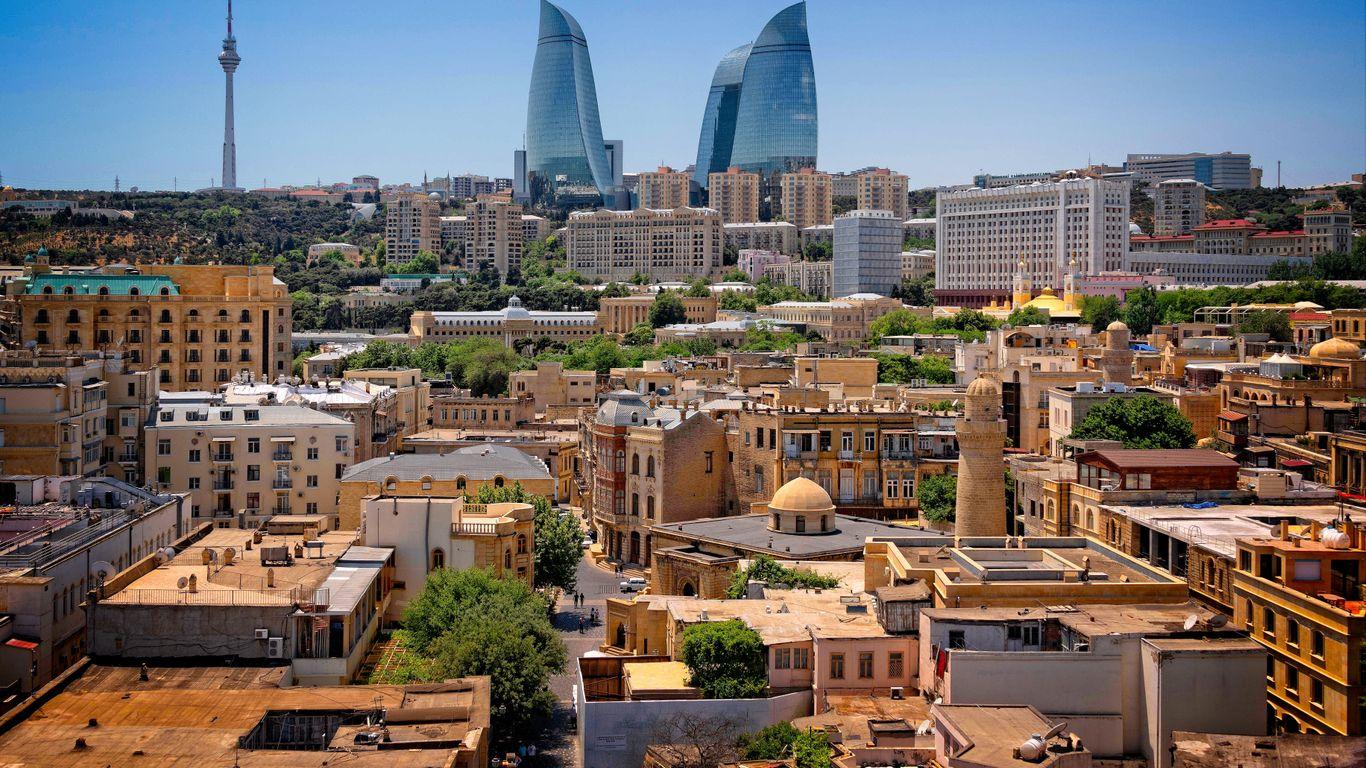 Baku: Gobustan, Mud Volcanoes & Fire Mountain Tour 3