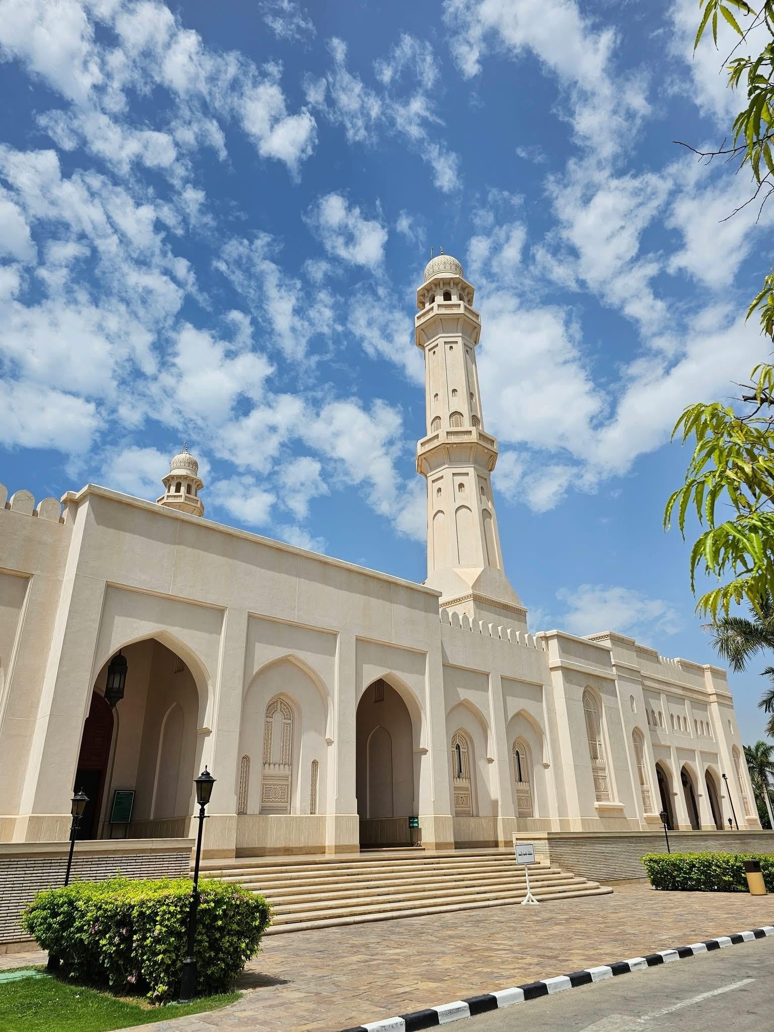 Salalah Highlights Tour: Heritage Sites, Markets & Beach