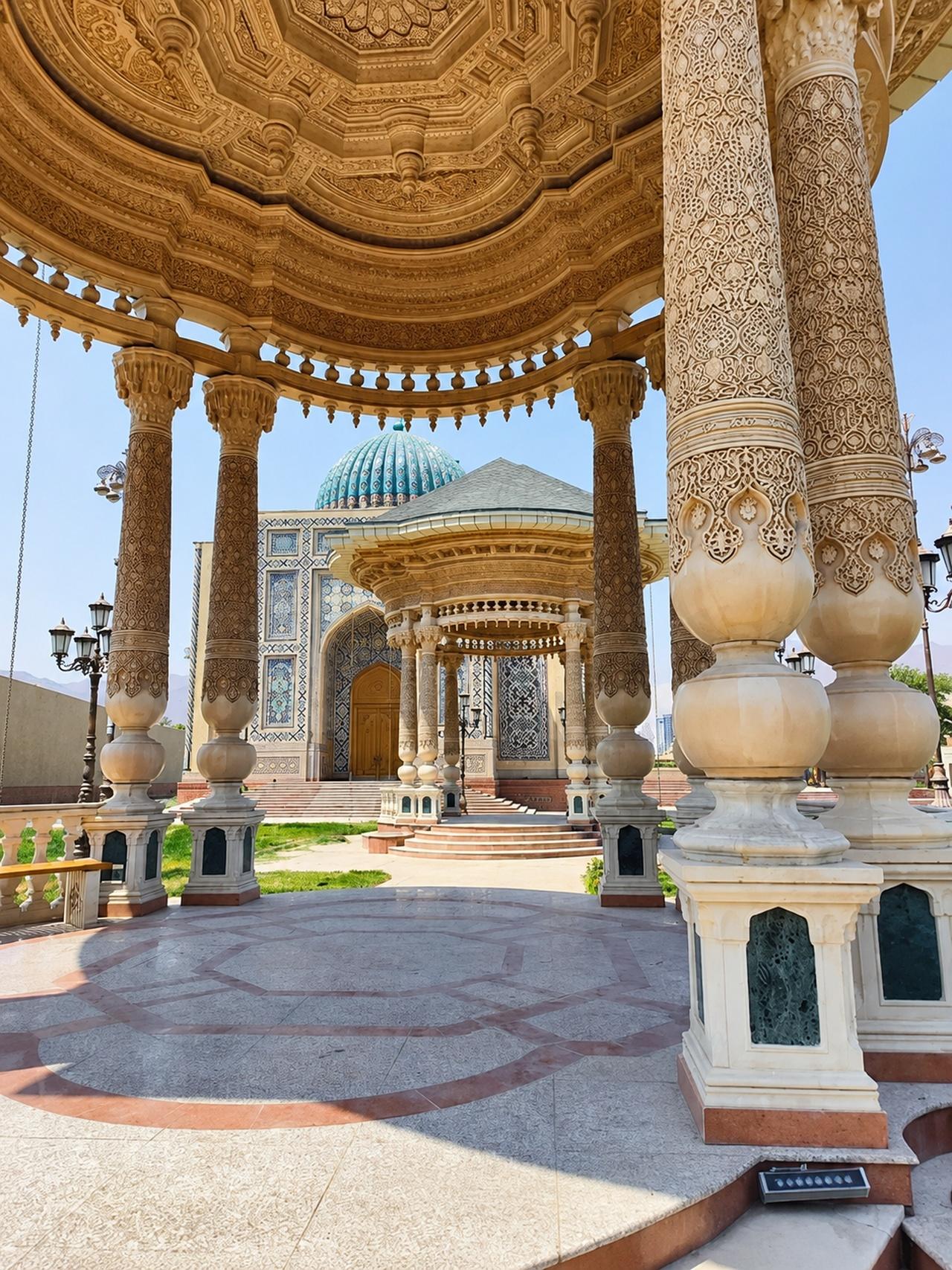 From Tashkent: Khujand, Tajikistan Cross-Border Day Trip