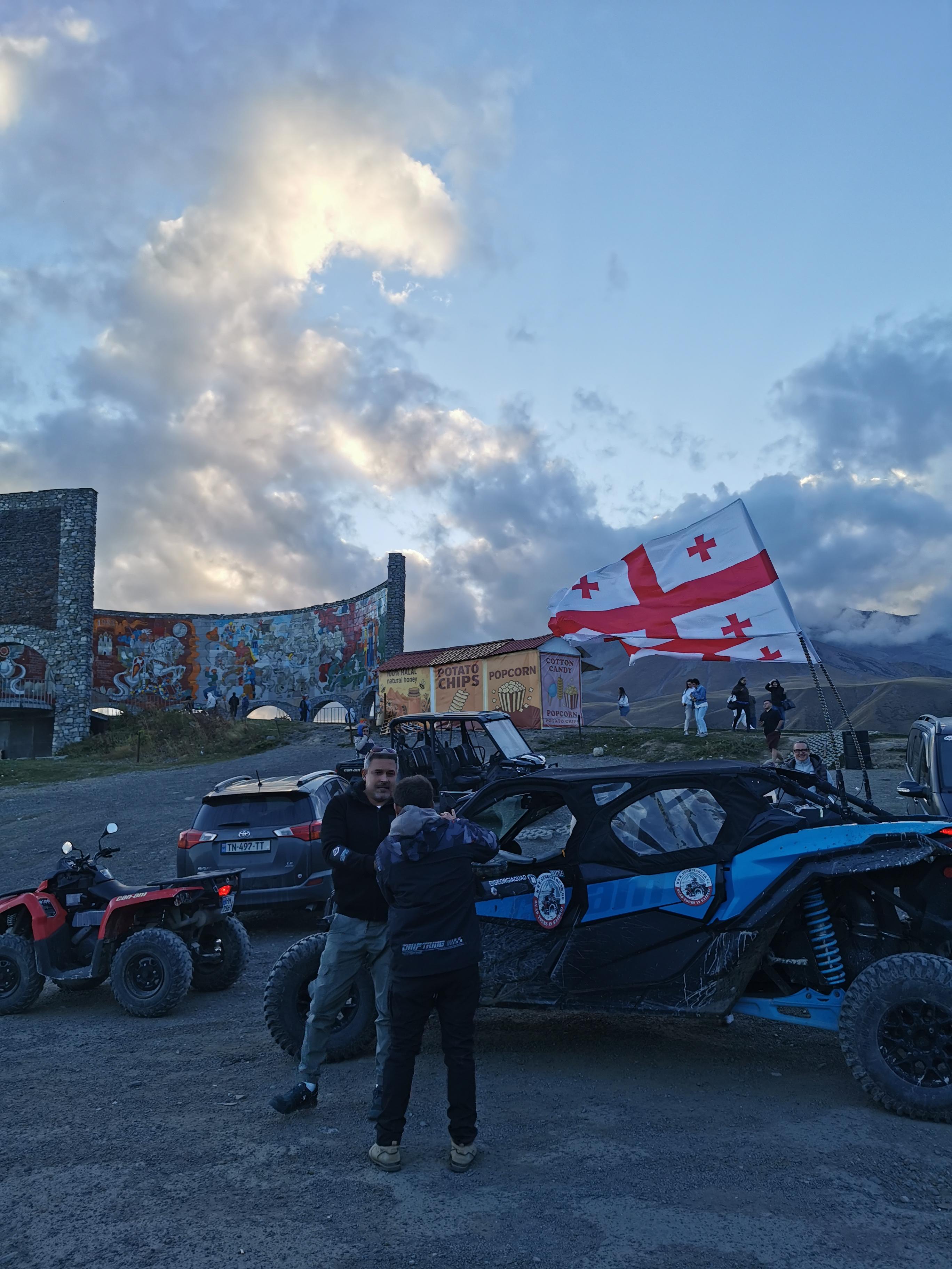 Mestia: Private Transfer to Kazbegi with Enguri Dam Stop