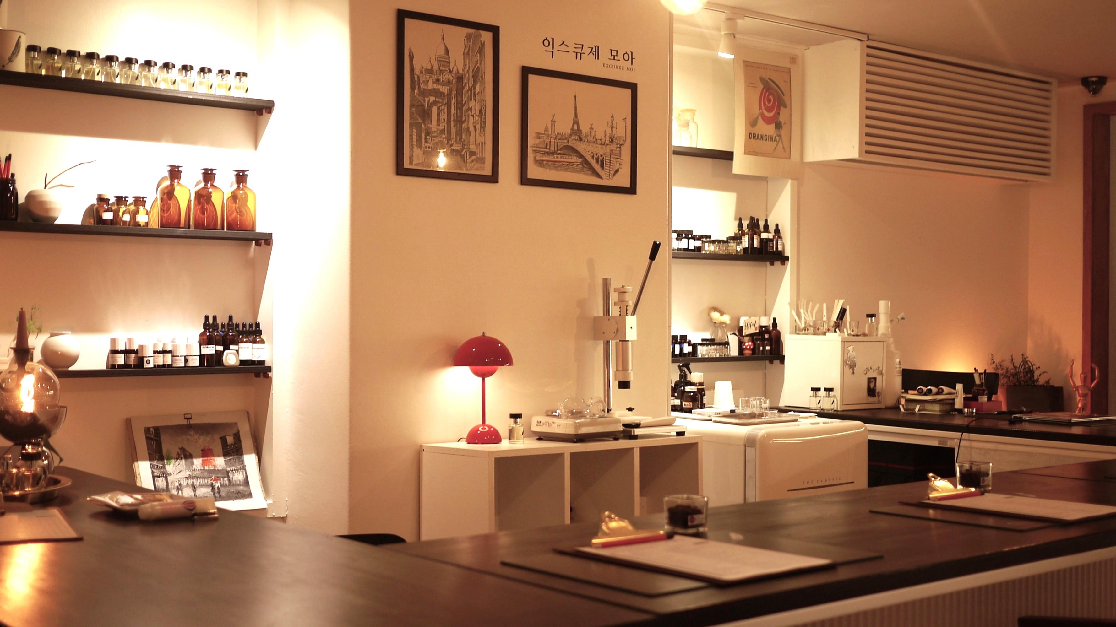 Create Your Perfume with a Professional Perfumer in Gangnam 3