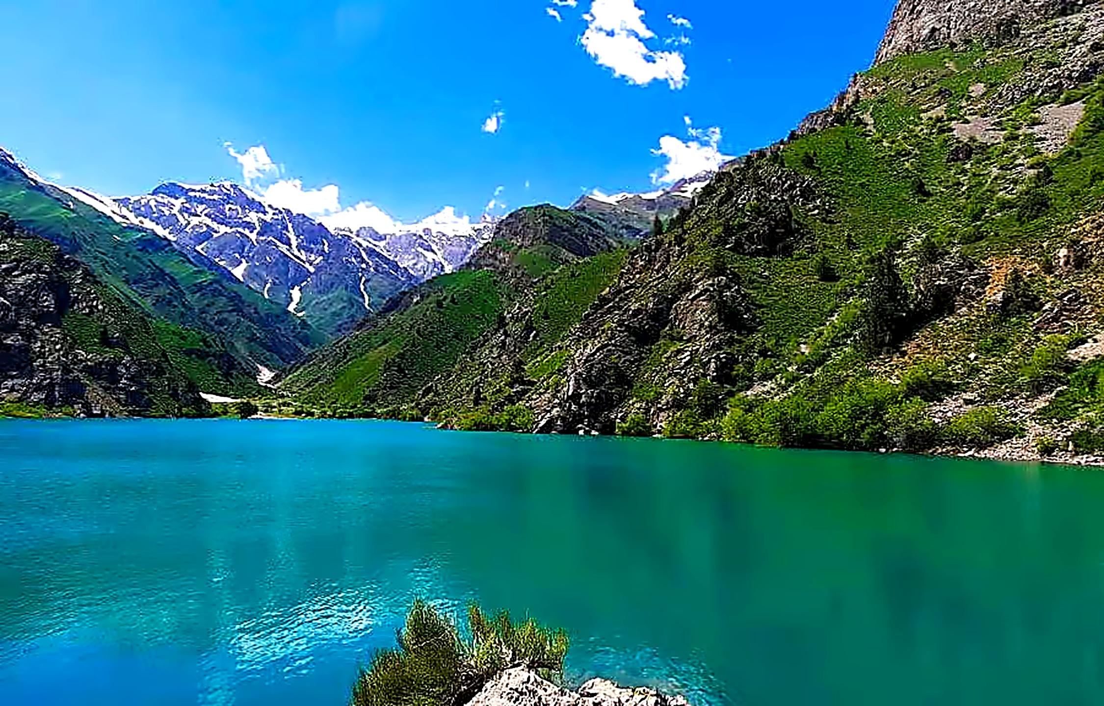 From Tashkent: Jade Lake Day Trip with Classic Niva Ride 3