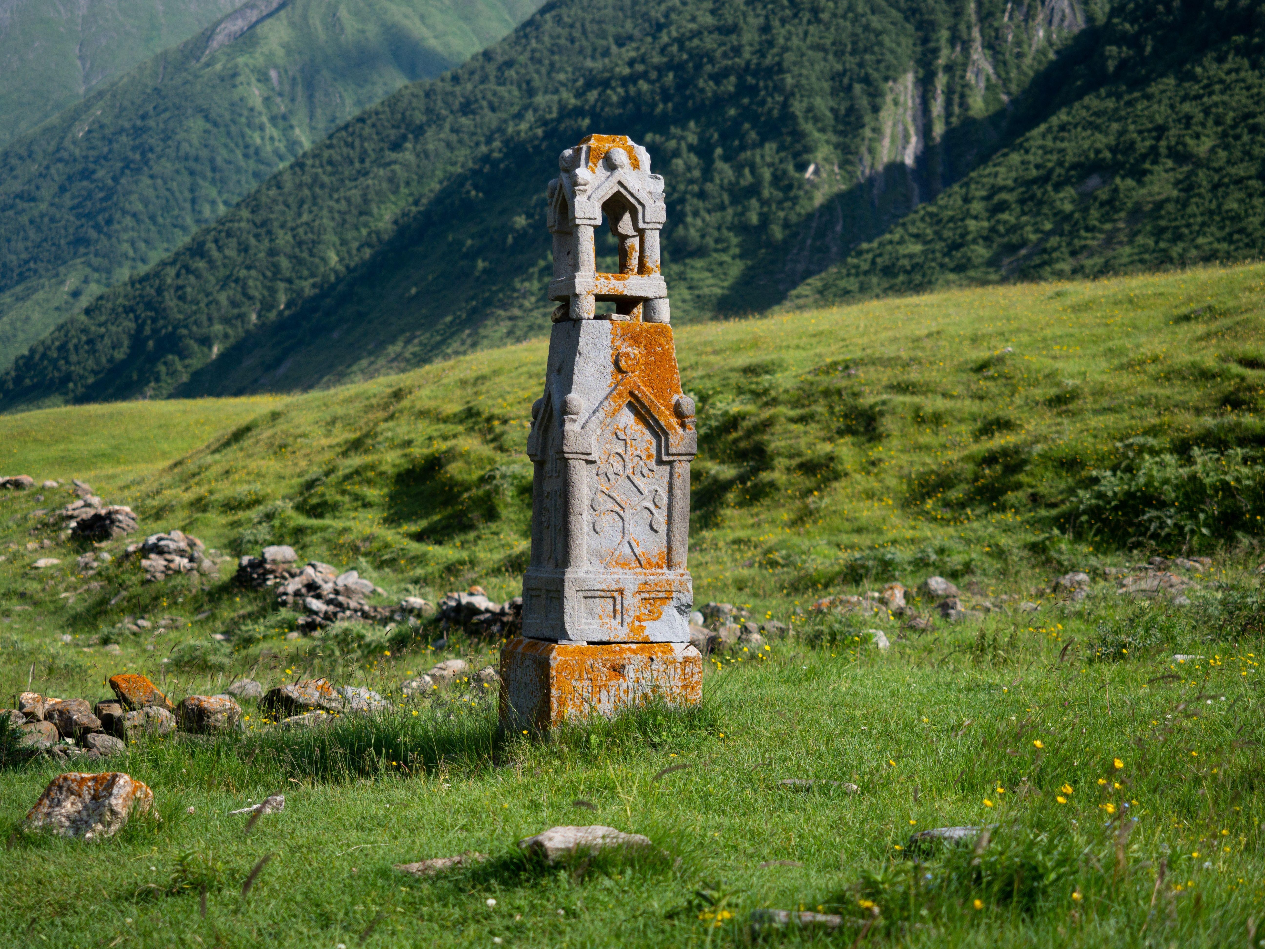 From Tbilisi: Kazbegi Mountains Day Trip with Lunch & Hike 2