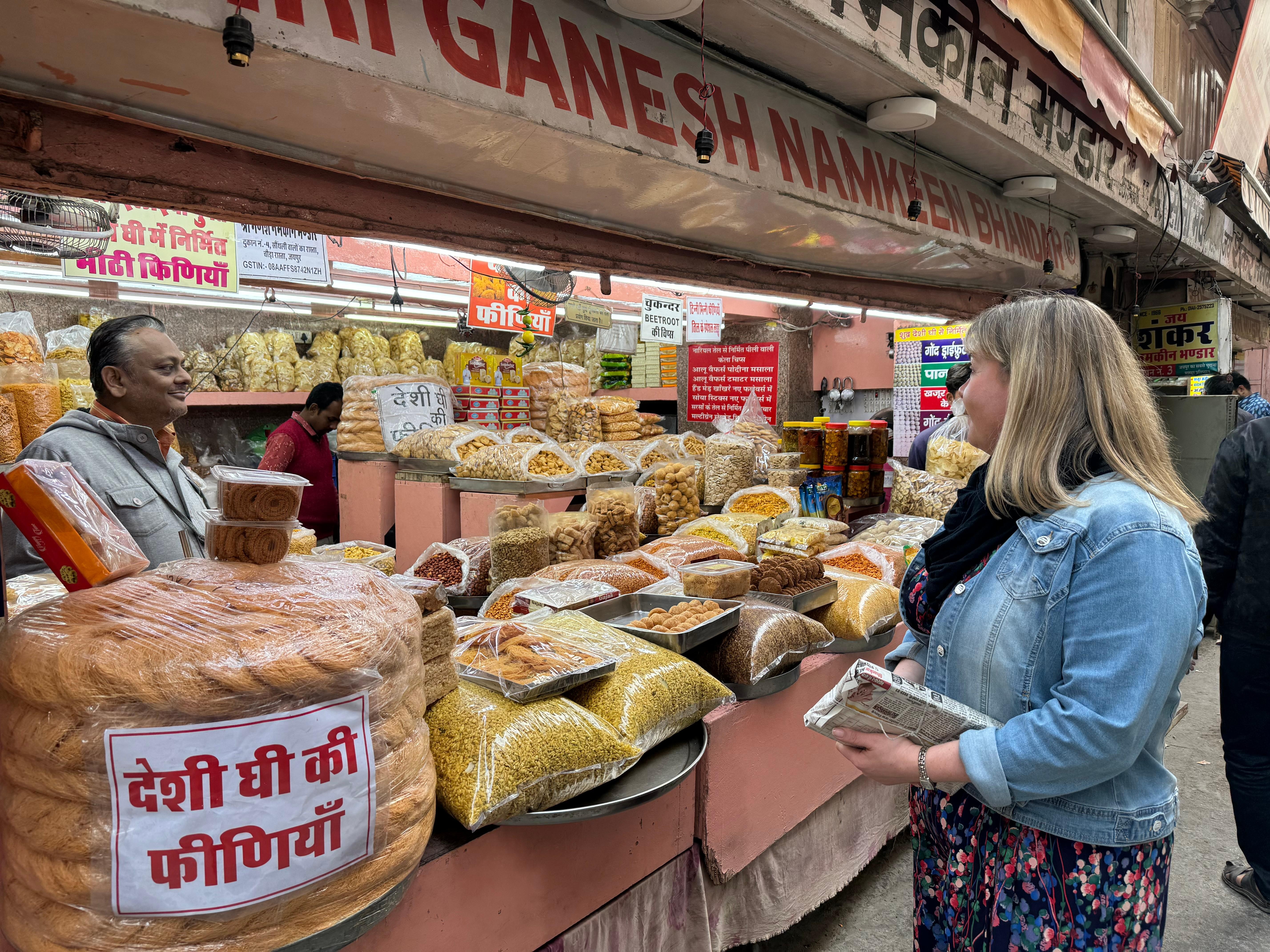 Heritage Walk & Street Food Tasting in Jaipur 3