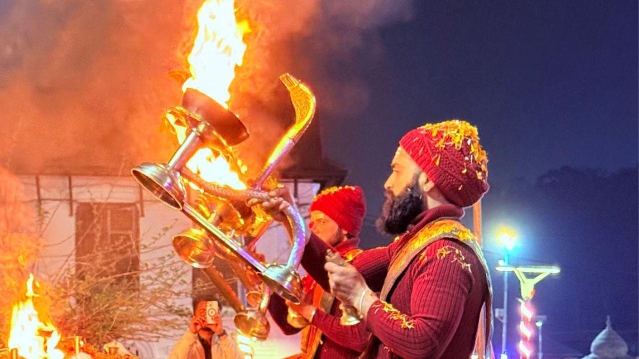Kathmandu: Pashupati Twilight Walk, Cremation Rites & Arati
