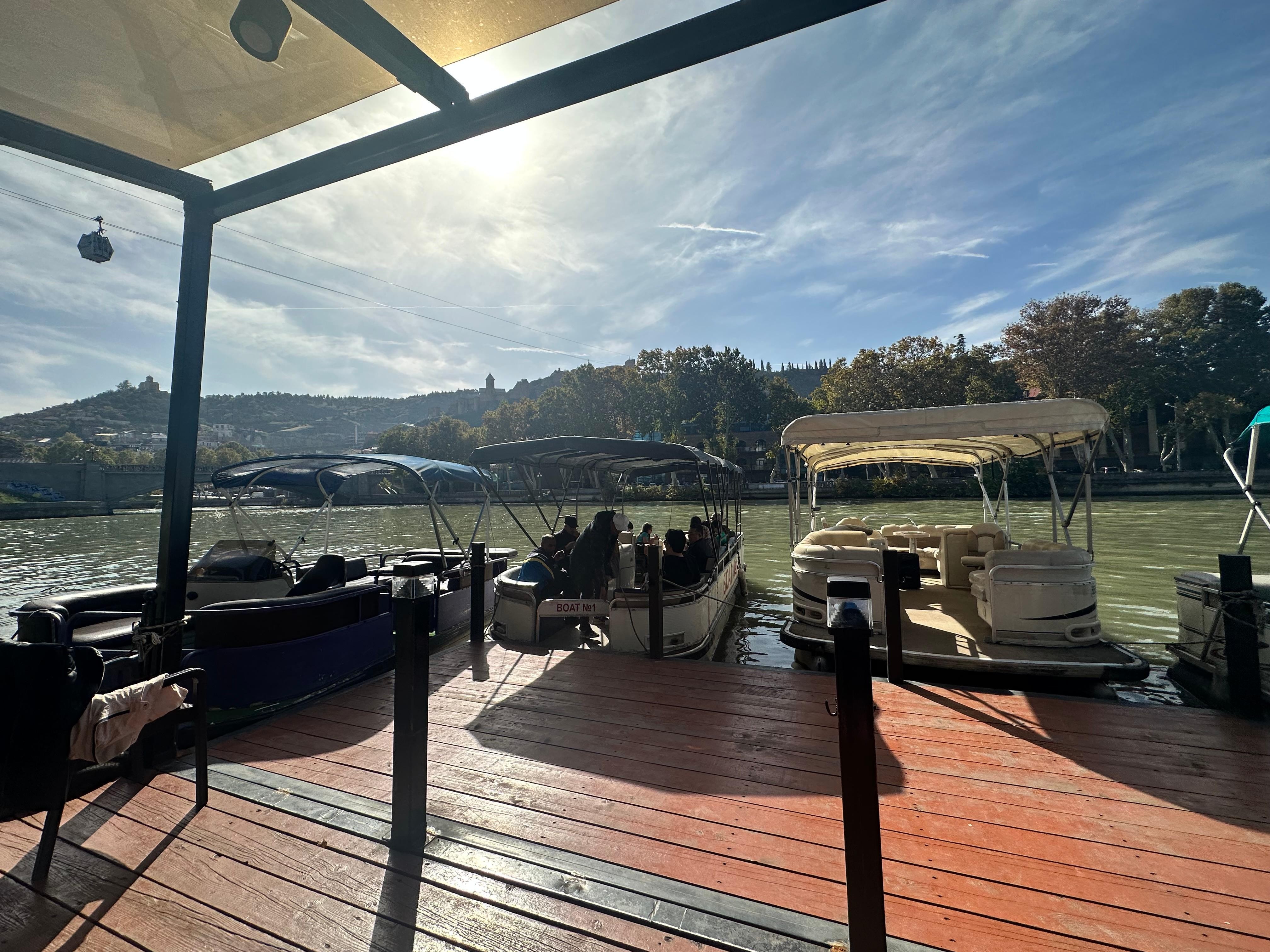 Tbilisi: River Sightseeing Boat Ride with Welcome Drink 2